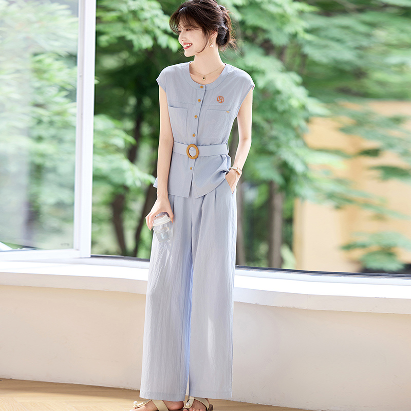 Hermes 2025 Two-Piece Set: Elegant Style, Comfortable Fit, Embroidered Logo Detail 1 windows1752328024901 2118026852 836090041