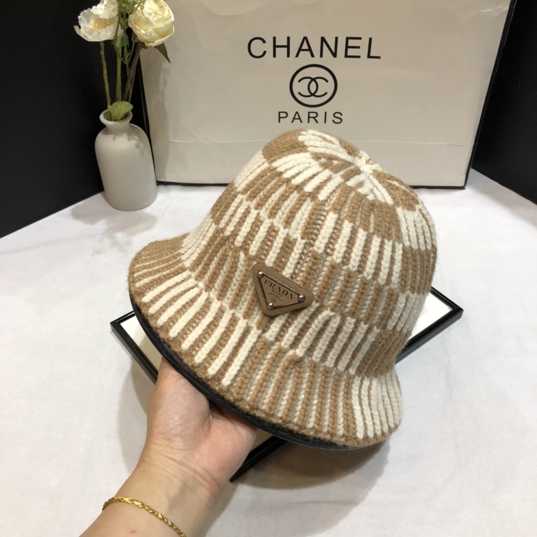 CHANEL Gabrielle Small Hobo Shoulder Bag