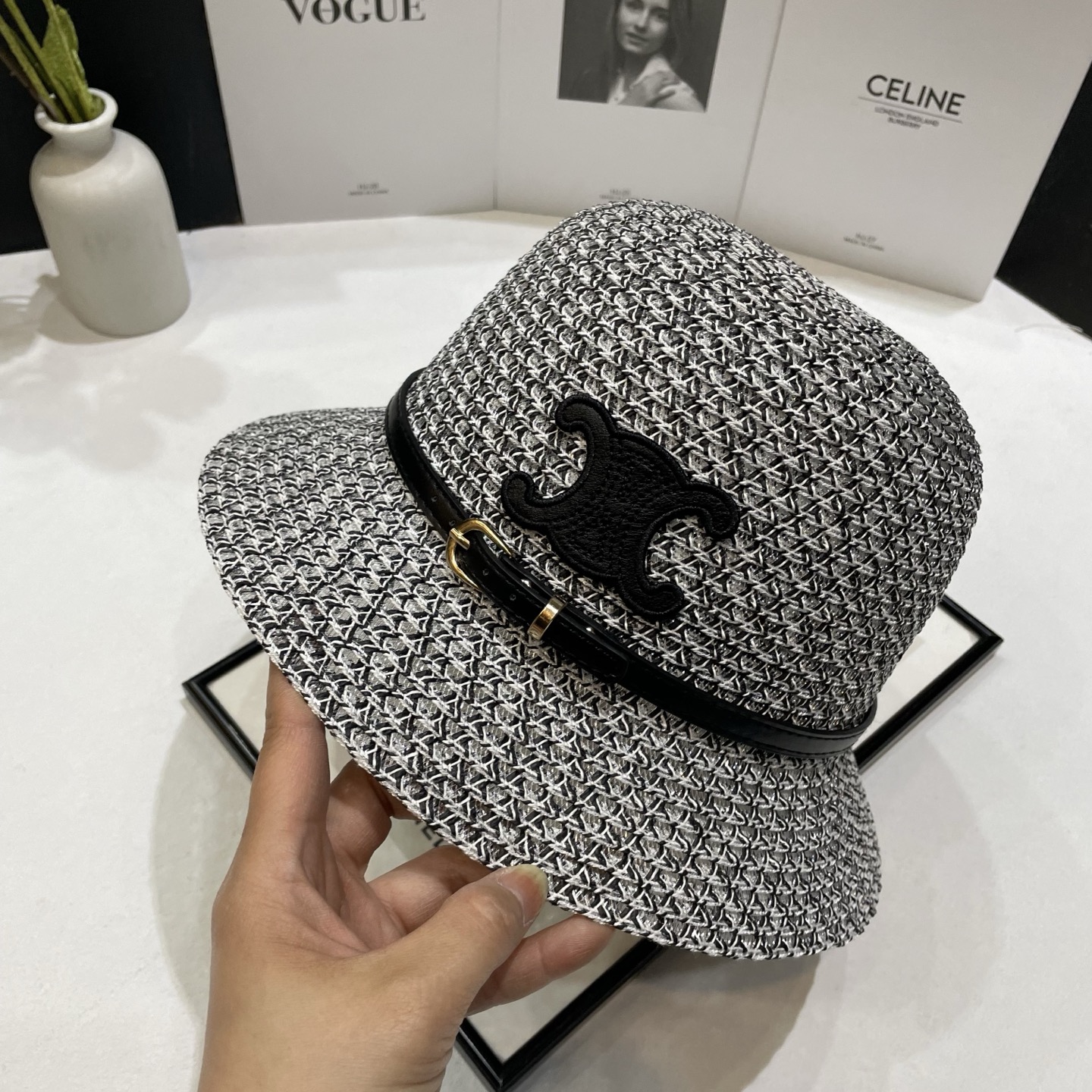 💛配防尘袋【CELINE赛琳】2025新款草编皮带沙滩帽草帽，度假休闲必备，优雅大方的一款