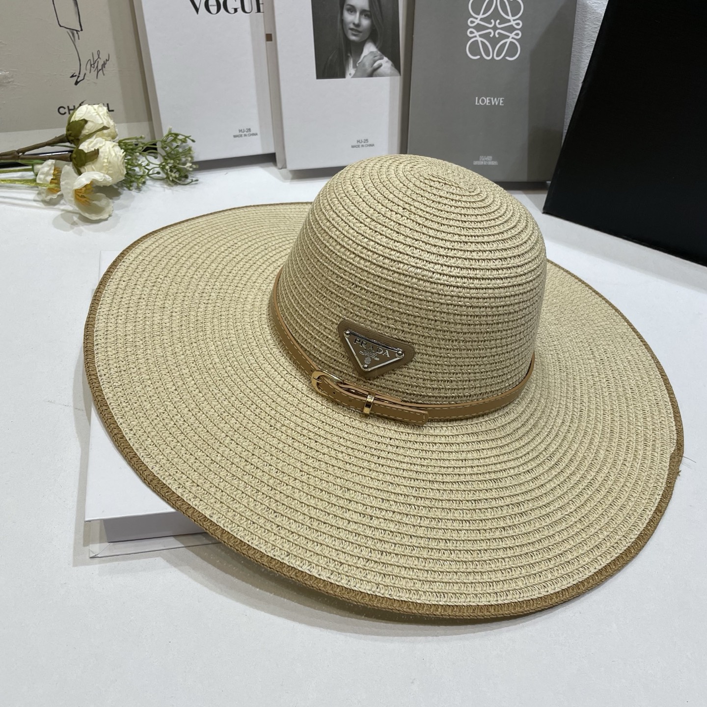 NO:347538,Special offer with dust bag [PRADA] 2025 new color-blocking ribbon style large-brimmed top hat basin hat straw hat, must-have for the street, adjustable rope hat straw hat fisherman hat baseball hat, hat, prada, prada, espadrilles, hats特价配防尘袋【PRADA普拉达】2025新款拼色边丝带款大沿礼帽盆帽草帽,出街必备超好搭配,有调节绳帽子草帽渔夫帽棒球帽,帽子,prada,prada,espadrilles,hats,hat