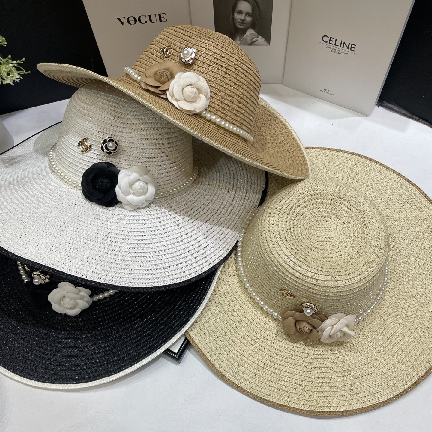 💛配防尘袋【CHANEL香奈儿】2025新款草编大牌珍珠沙滩帽草帽，度假休闲必备，优雅大方的一款