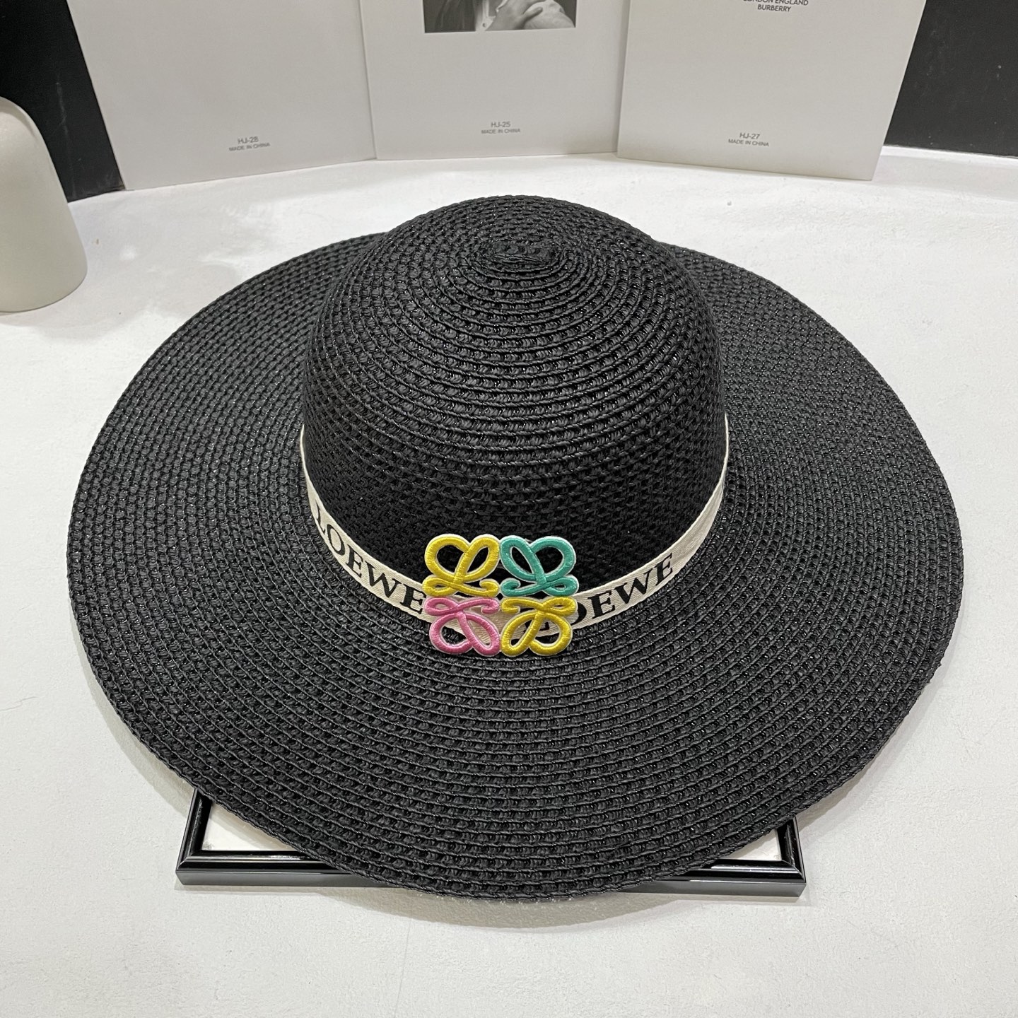 💛配防尘袋【LOEWE罗意威】2025新款草编大牌织带沙滩帽草帽，度假休闲必备，优雅大方的一款