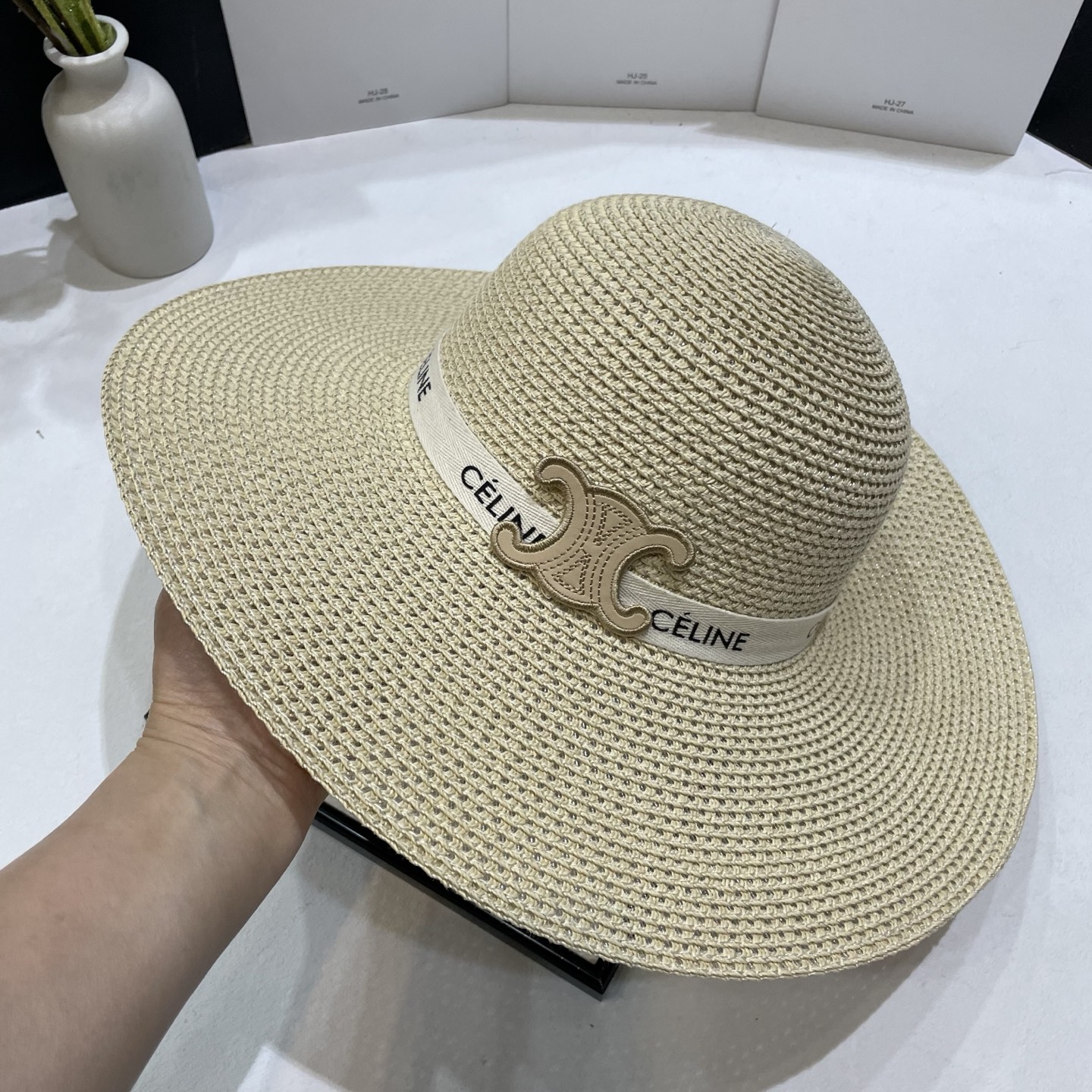 💛配防尘袋【CELINE赛琳】2025新款草编大沿沙滩帽草帽，度假休闲必备，优雅大方的一款