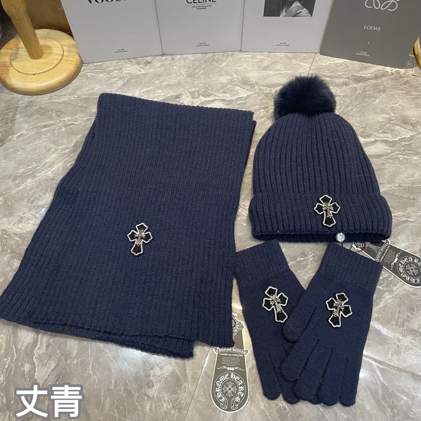 NO:602110,Chrome hearts hats, gloves and scarf three-piece set, set, chrome hearts, gloves, hats19860909克罗心帽子手套围巾三件套套装,套装,chrome hearts,gloves,hats,accessory