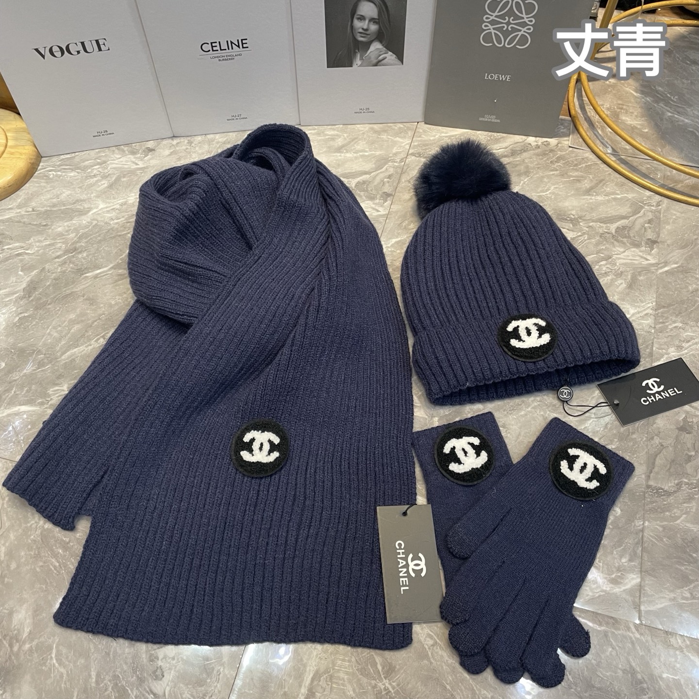 NO:602096,Chanel Chanel hat gloves scarf three-piece suit, suit, chanel, chanel, gloves, hats19860909Chanel香奈儿帽子手套围巾三件套套装,套装,chanel,chanel,gloves,hats,accessory