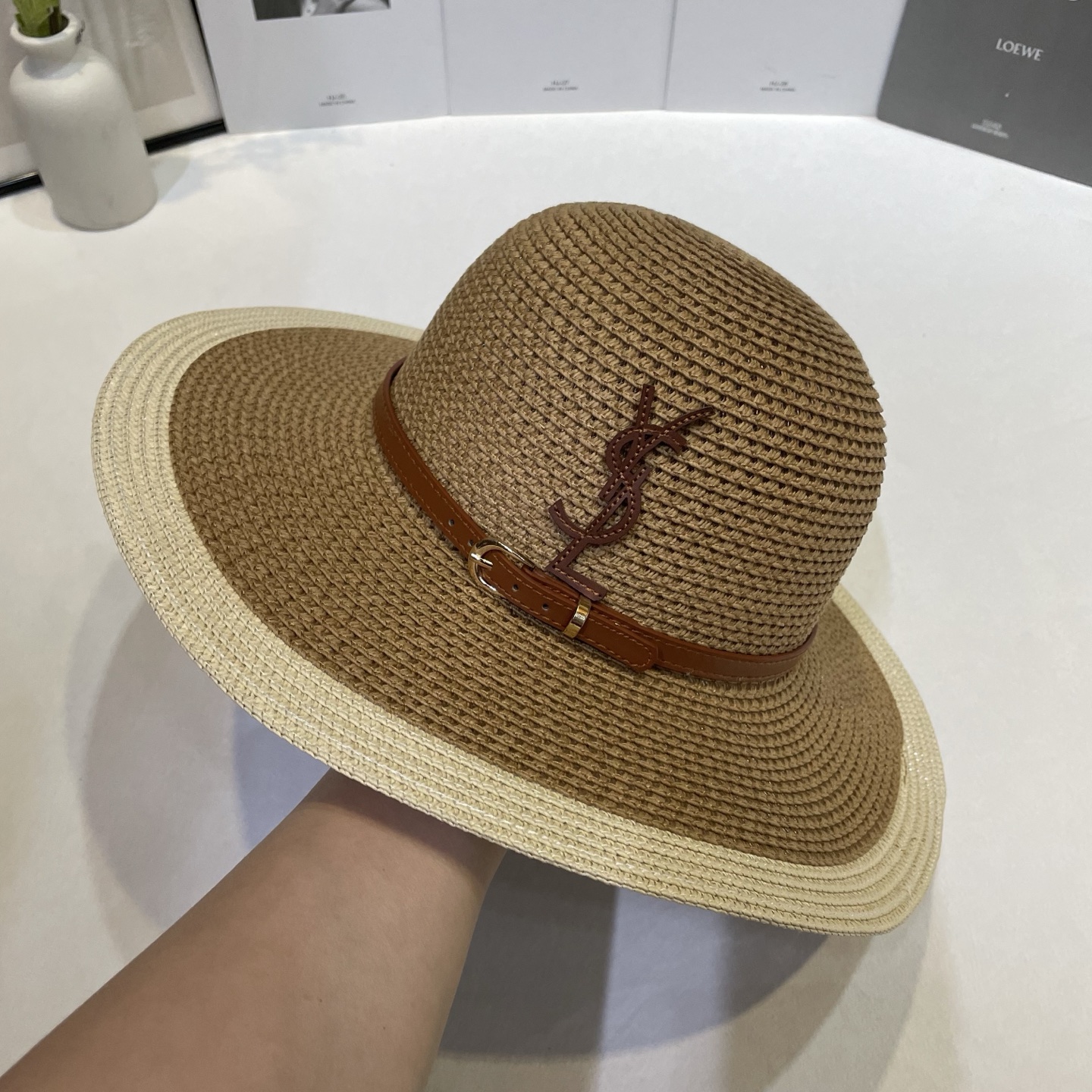 Saint Laurent 出游 遮阳神器