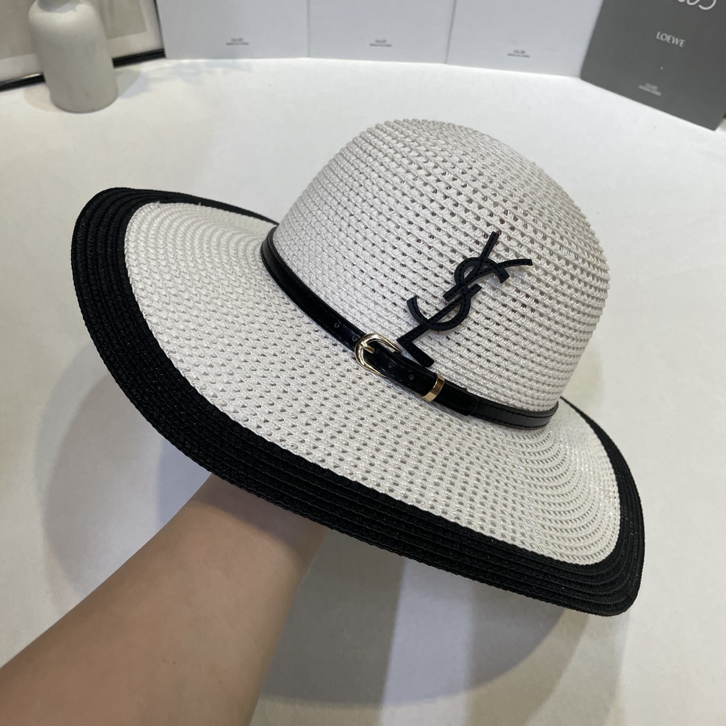 Saint Laurent 出游 遮阳神器