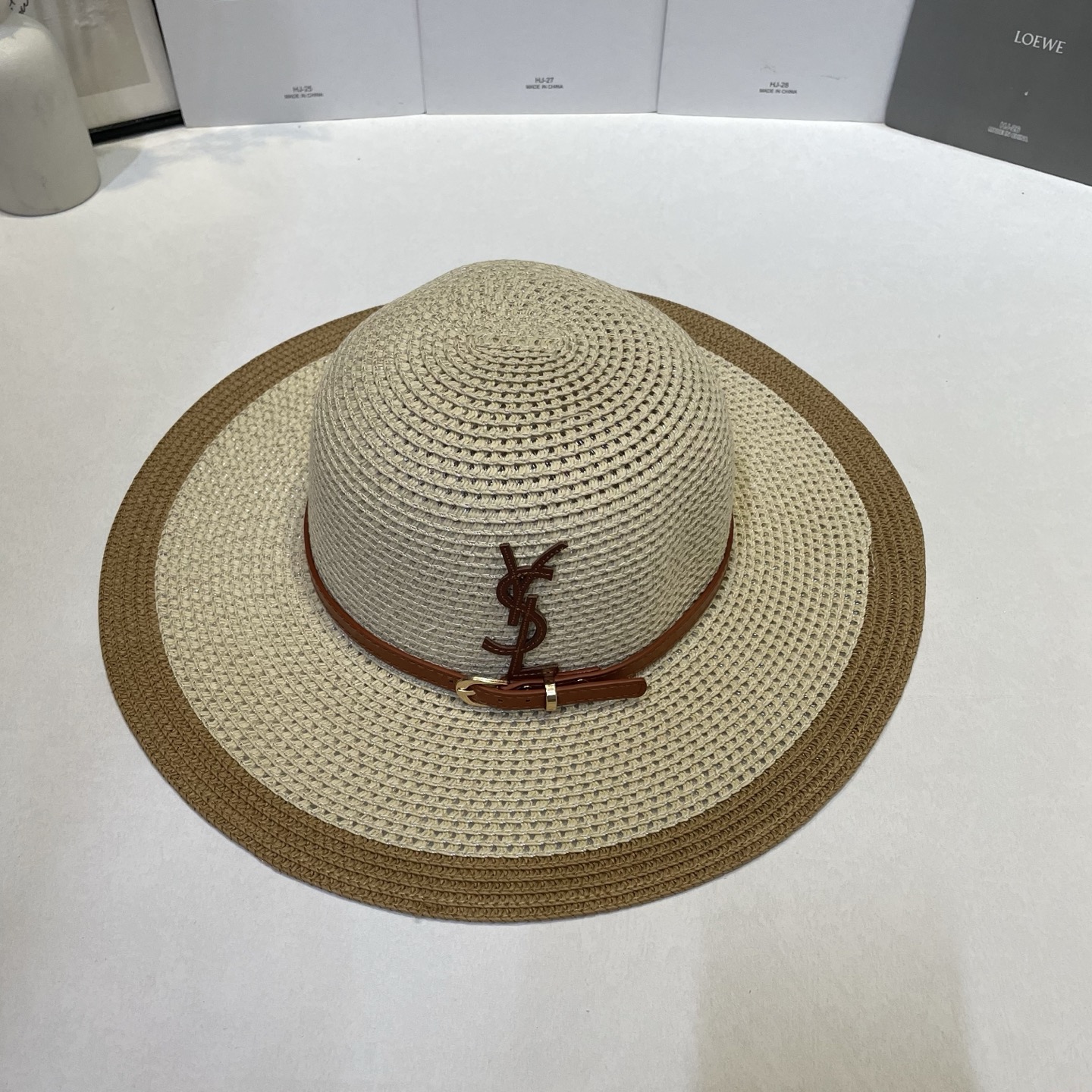 Saint Laurent 出游 遮阳神器