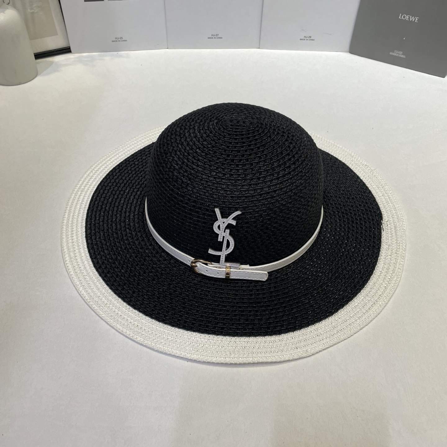 Saint Laurent 出游 遮阳神器