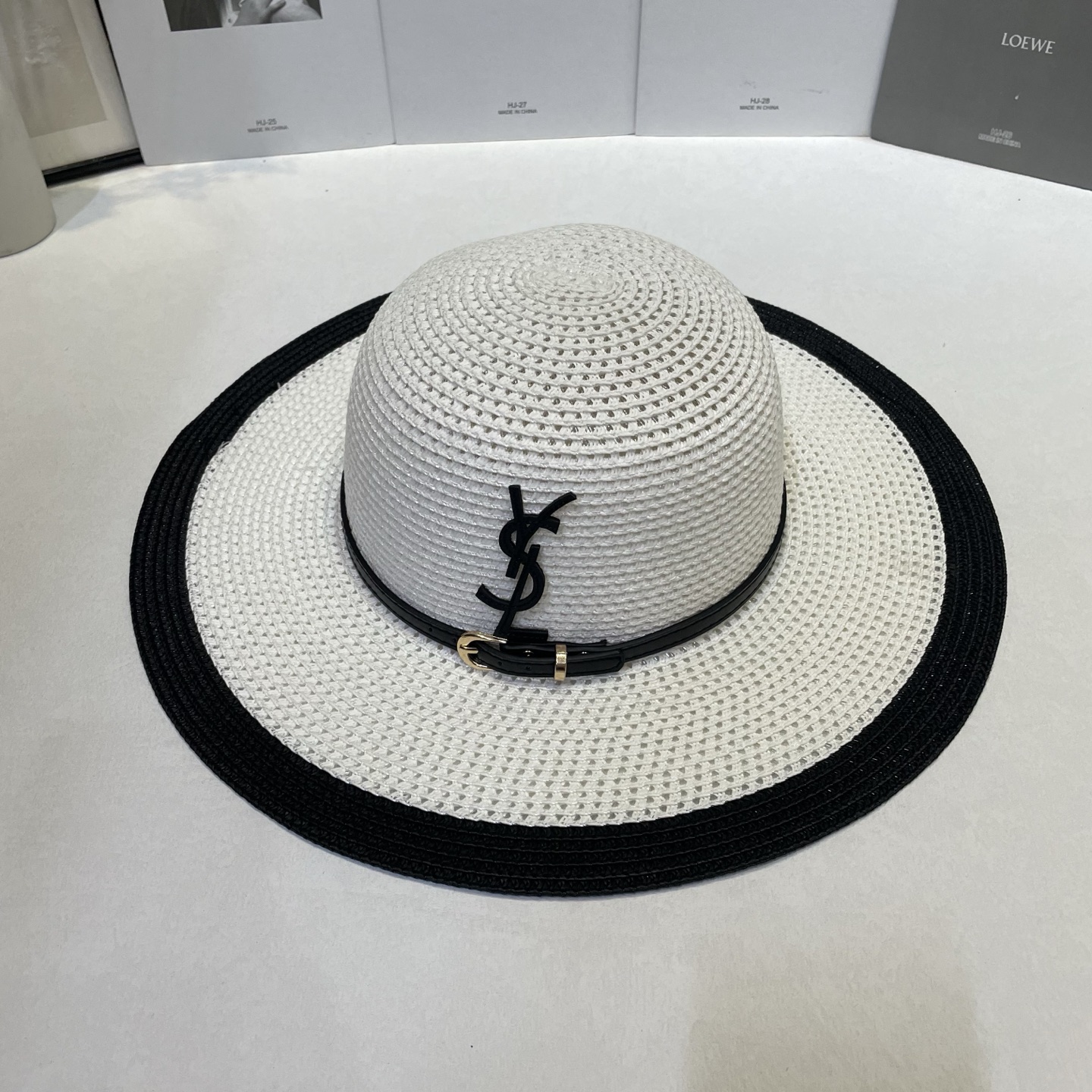 Saint Laurent 出游 遮阳神器