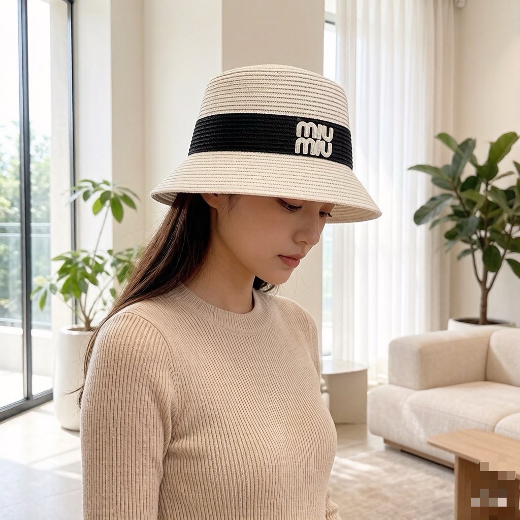 Miu Miu 新款拼色草帽