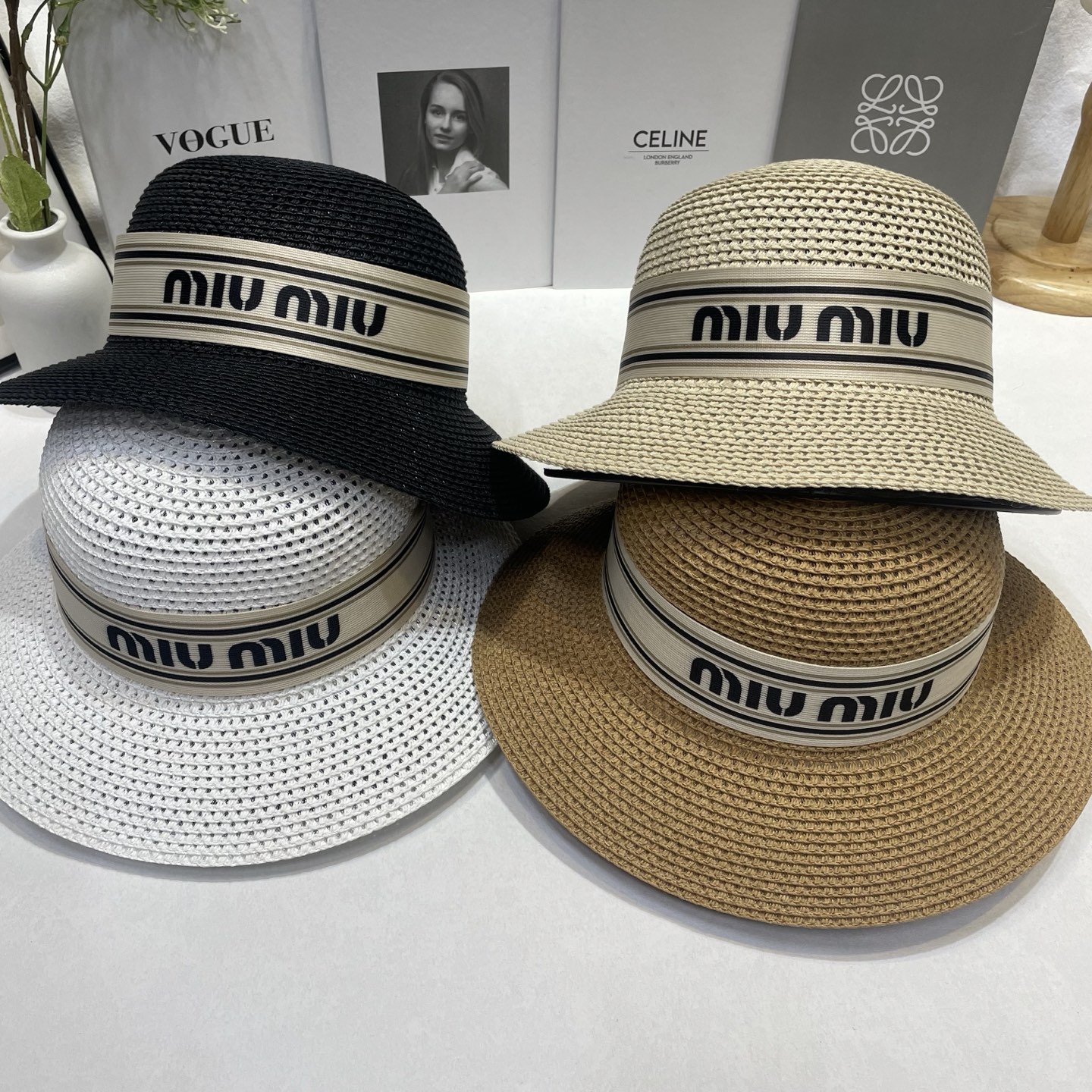 NO:897053,Special price with dust bag. [MIUMIU Miu Miu] 2026 new dome dense woven basin hat straw hat, sun protection and easy to match, a single item for street travel, straw hat, fisherman hat, baseball cap, hat, miumiu, espadrilles, hats19860909特价配防尘袋.【MIUMIU缪缪】2026新款圆顶密织盆帽草帽,遮阳又好搭,出街旅行单品帽子草帽渔夫帽棒球帽,帽子,miumiu,espadrilles,hats,hat