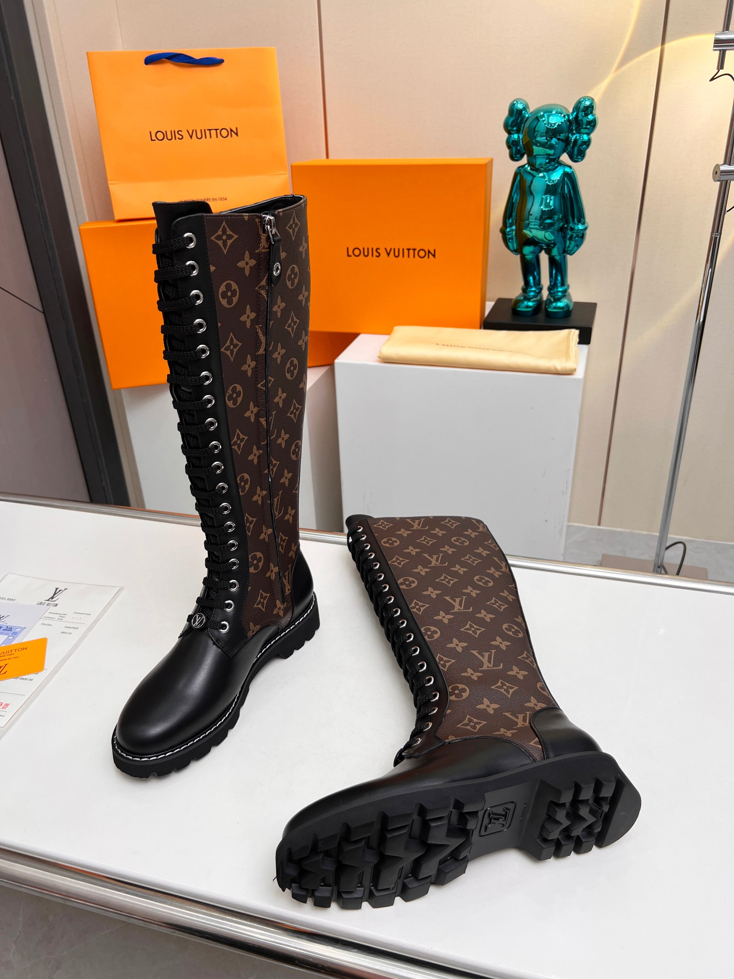 Louis Vuitton Laarzen Martin Schoenen Kalfsleer Koeienhuid Schapenvacht