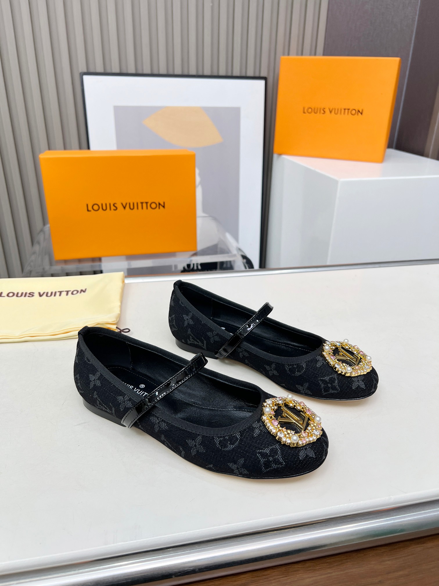 Louis Vuitton 2025 Spring/Summer Black Monogram Embellished Ballerina Flats