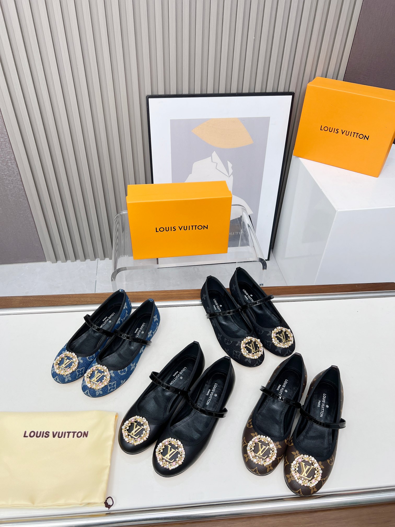 Louis Vuitton 2025 Spring/Summer Black Monogram Embellished Ballerina Flats 9 a1741159286881 0400