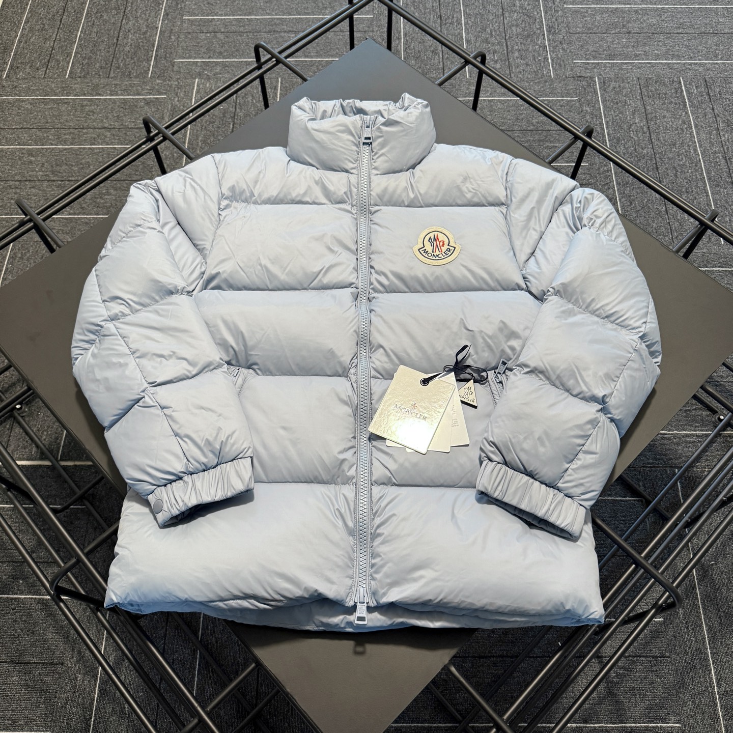 Пуховик Moncler