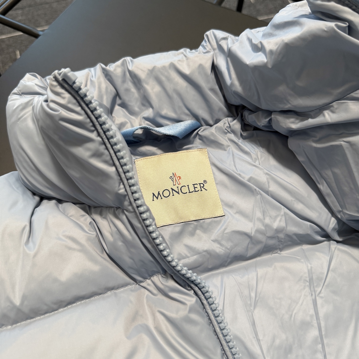 Пуховик Moncler