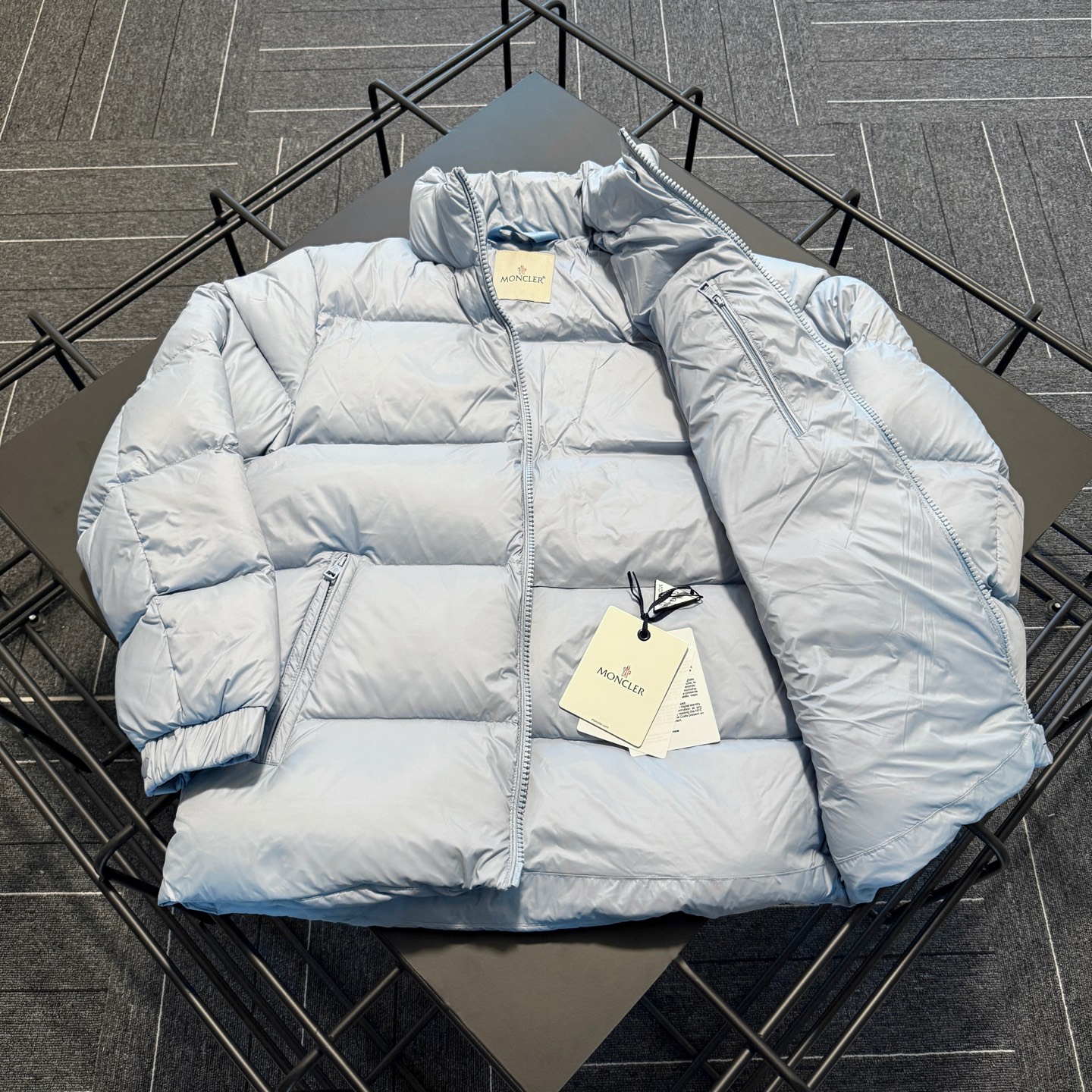 Пуховик Moncler