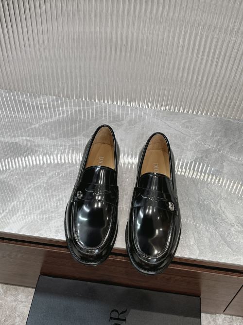 Elegantes Zapatos Loafer de Cuero Brillante para Hombre - Dior 1 Elegantes Zapatos Loafer de Cuero Brillante para Hombre - Dior