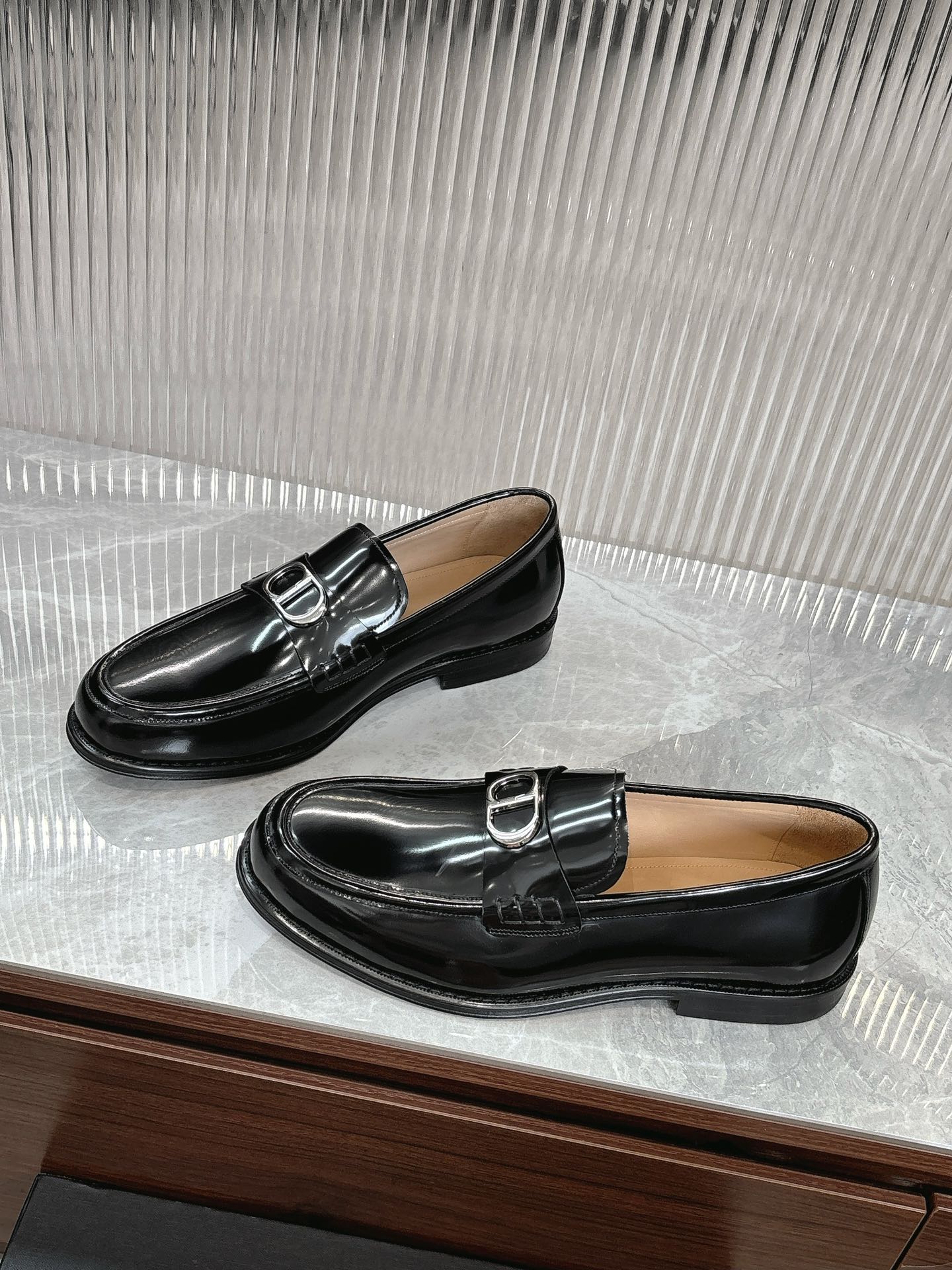 Dior Men's Black Leather Loafers with Silver-Tone 'CD Icon' Signature 4 i1727647240 8036 7