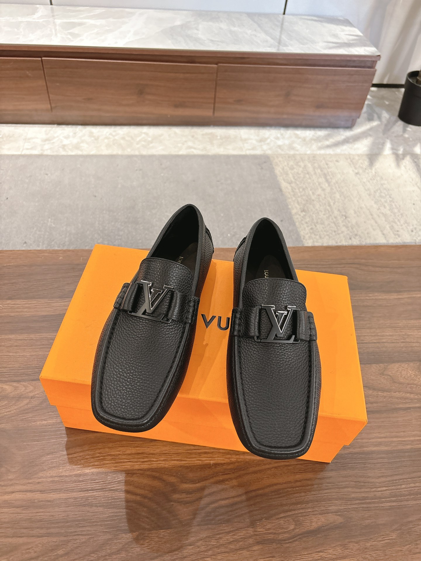 NO:273483,Louis Vuitton LV men's boutique bean shoes, top quality, upper cowhide, water-dyed cowhide inner lining, original outsole, size 39-44 (38.45 custom made without return or exchange), spot batch, louis vuitton, louis vuitton, cowhide19860909Louis Vuitton LV男士精品豆豆鞋,顶级品质,鞋面牛皮,水染牛皮内里,原版大底,码数39-44（38.45定做不退不换）,现货批,,louis vuitton,louis vuitton,cowhide,Men's shoes
