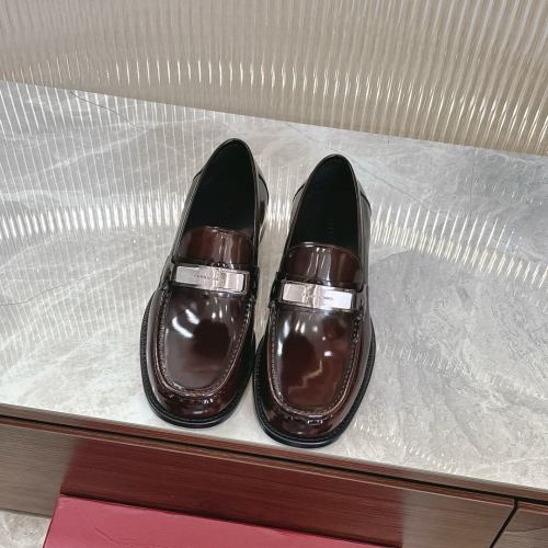 Elegantes mocasines Ferragamo de cuero pulido para hombre, confort y estilo 1 Elegantes mocasines Ferragamo de cuero pulido para hombre, confort y estilo