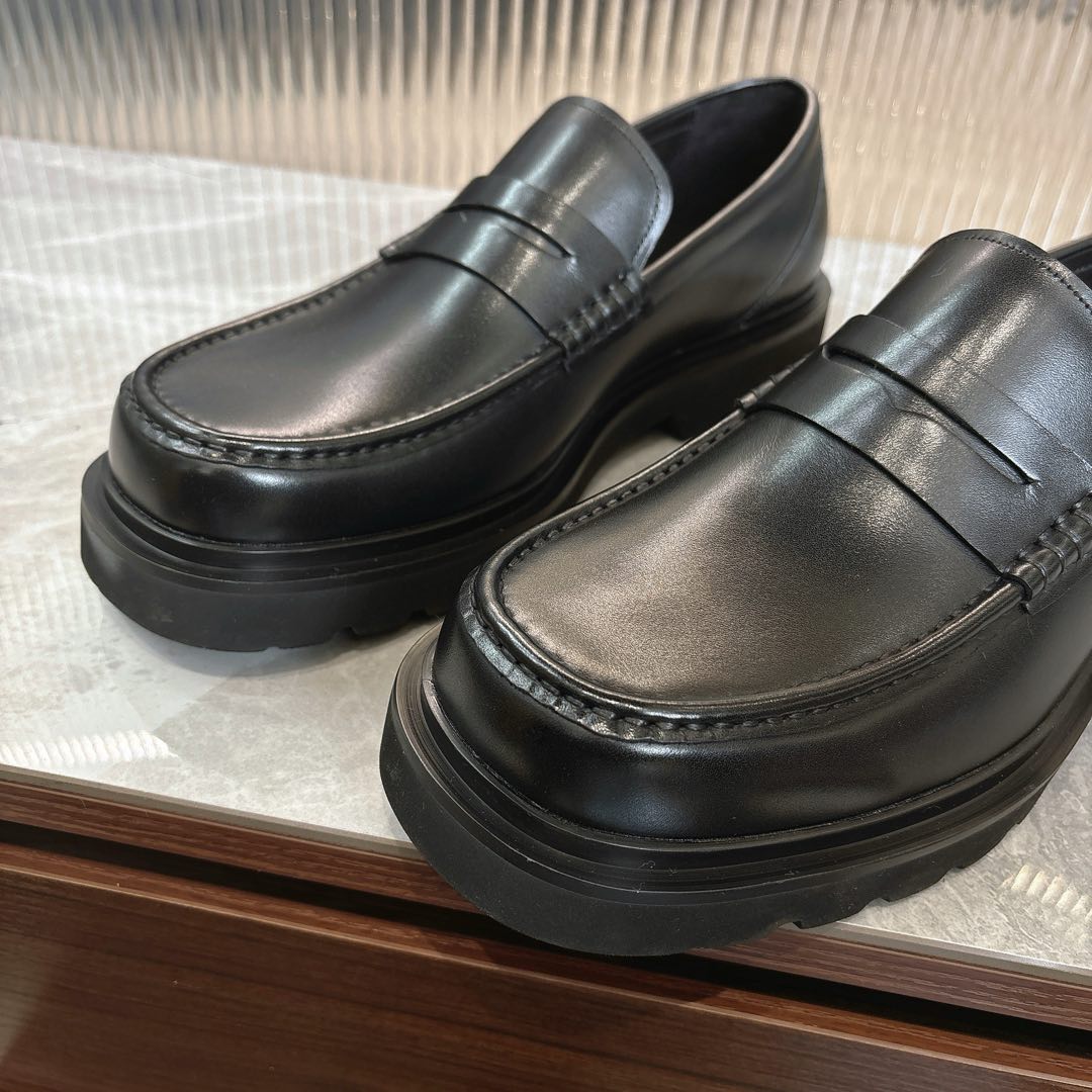 Dolce&Gabbana Men's Leather Loafers - Classic Style, Modern Comfort 8 i1735850438269 9088 0 6