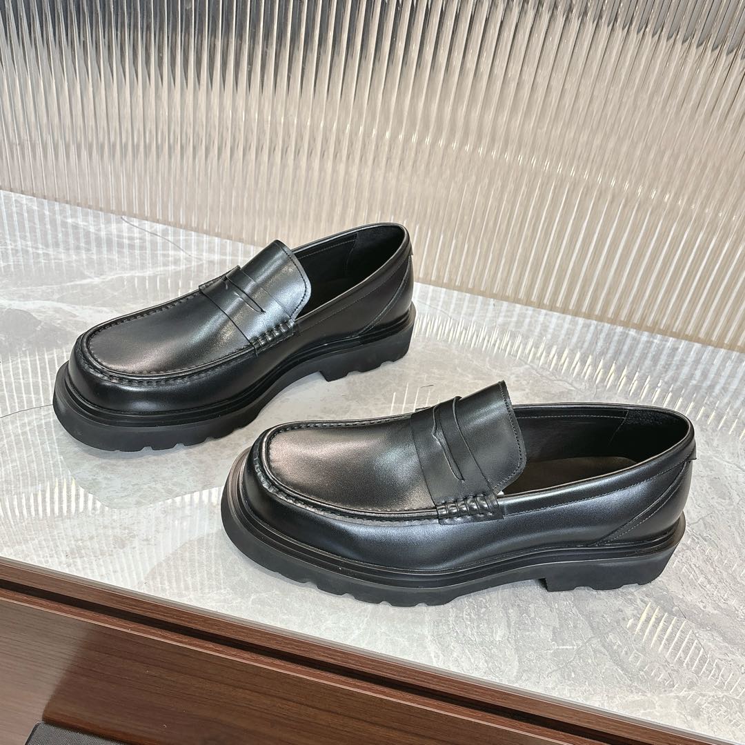 Dolce&Gabbana Men's Leather Loafers - Classic Style, Modern Comfort 4 i1735850438406 1867 0 2
