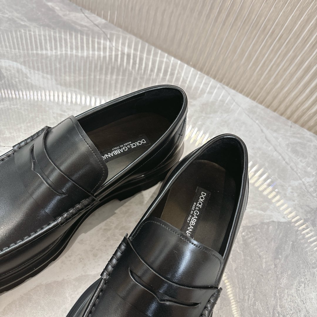 Dolce&Gabbana Men's Leather Loafers - Classic Style, Modern Comfort 9 i1735850438469 9322 0 7
