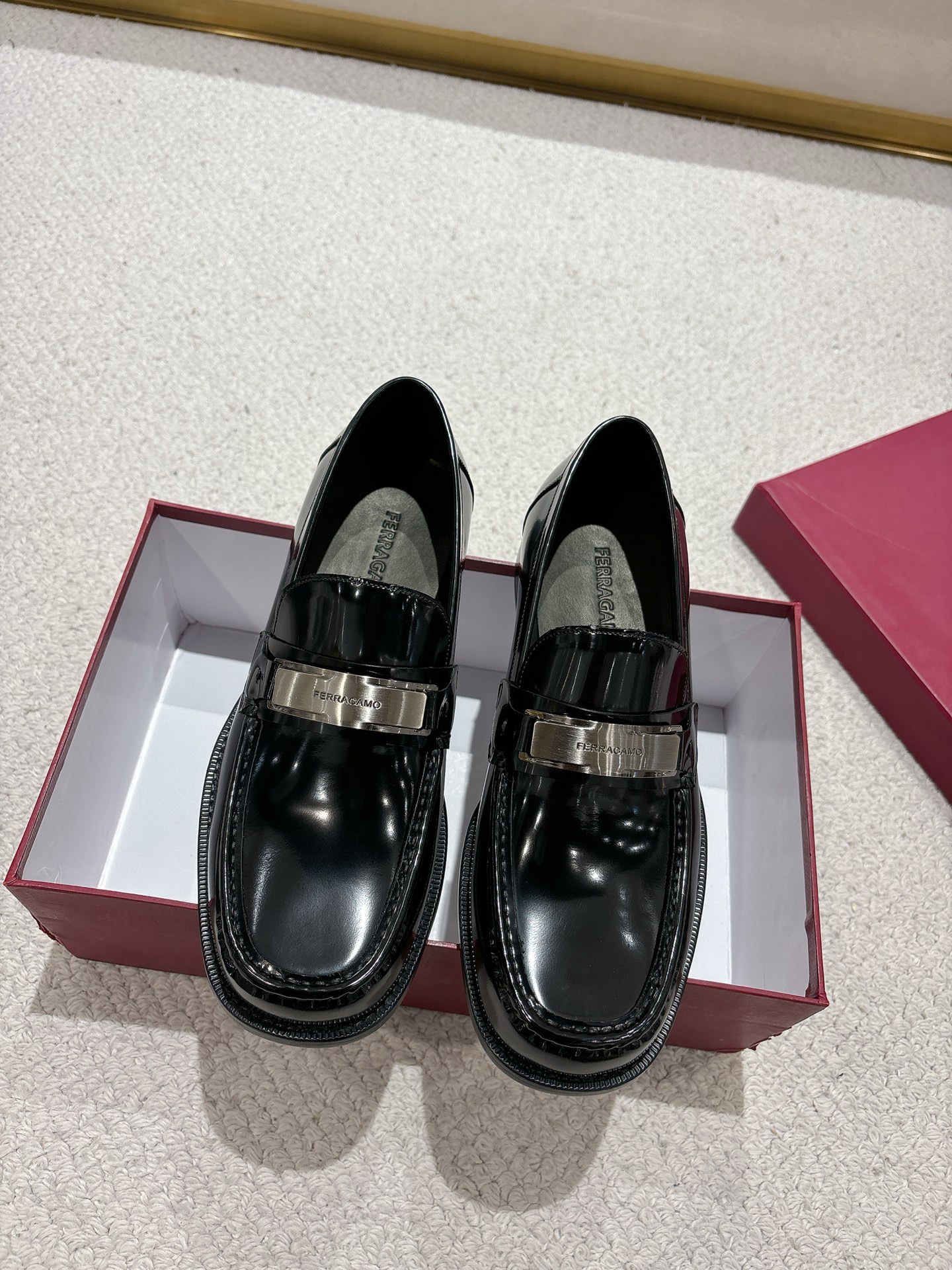 Ferragamo Men's Premium Leather Loafers - Top Quality & Stylish Design