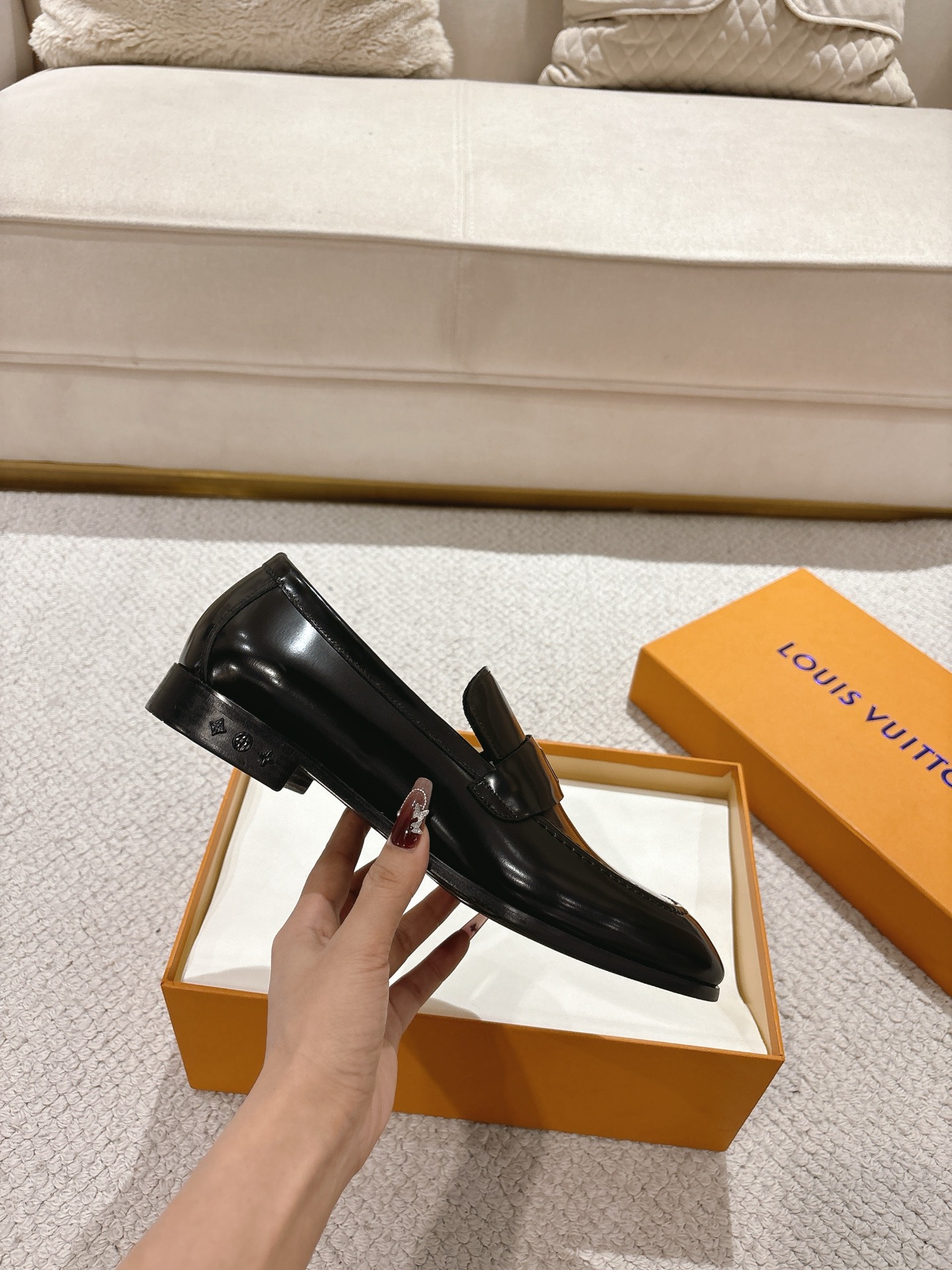 Louis Vuitton Glove Leather Loafers - Classic Style, Durable & Comfortable 7 i1745522936406 7636 0 5