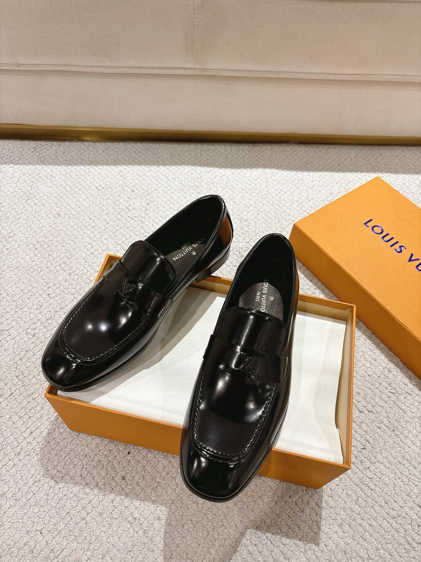 Louis Vuitton Glove Leather Loafers - Classic Style, Durable & Comfortable 3 i1745522936473 5874 0 1
