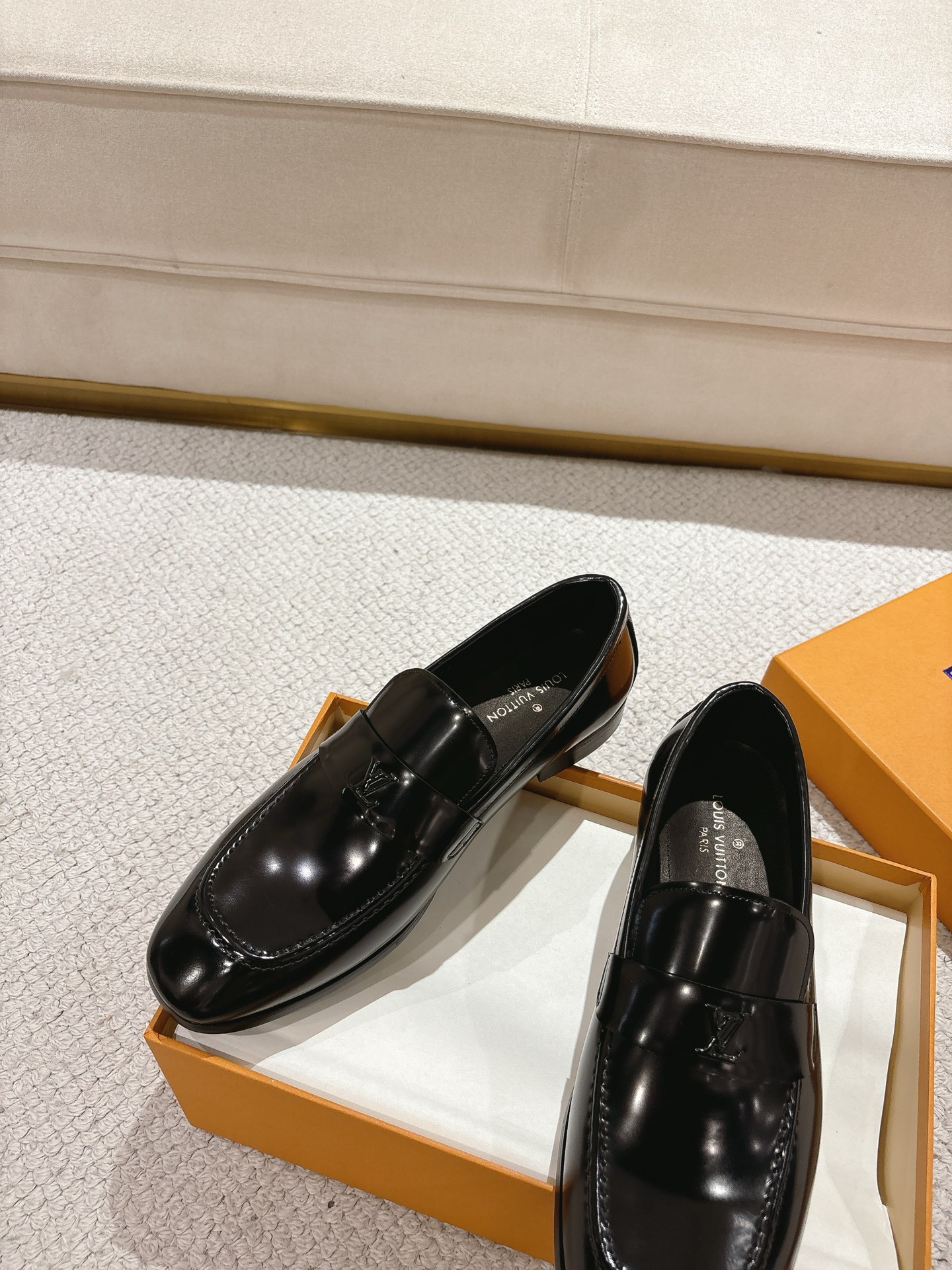 Louis Vuitton Glove Leather Loafers - Classic Style, Durable & Comfortable 4 i1745522937258 8696 0 2
