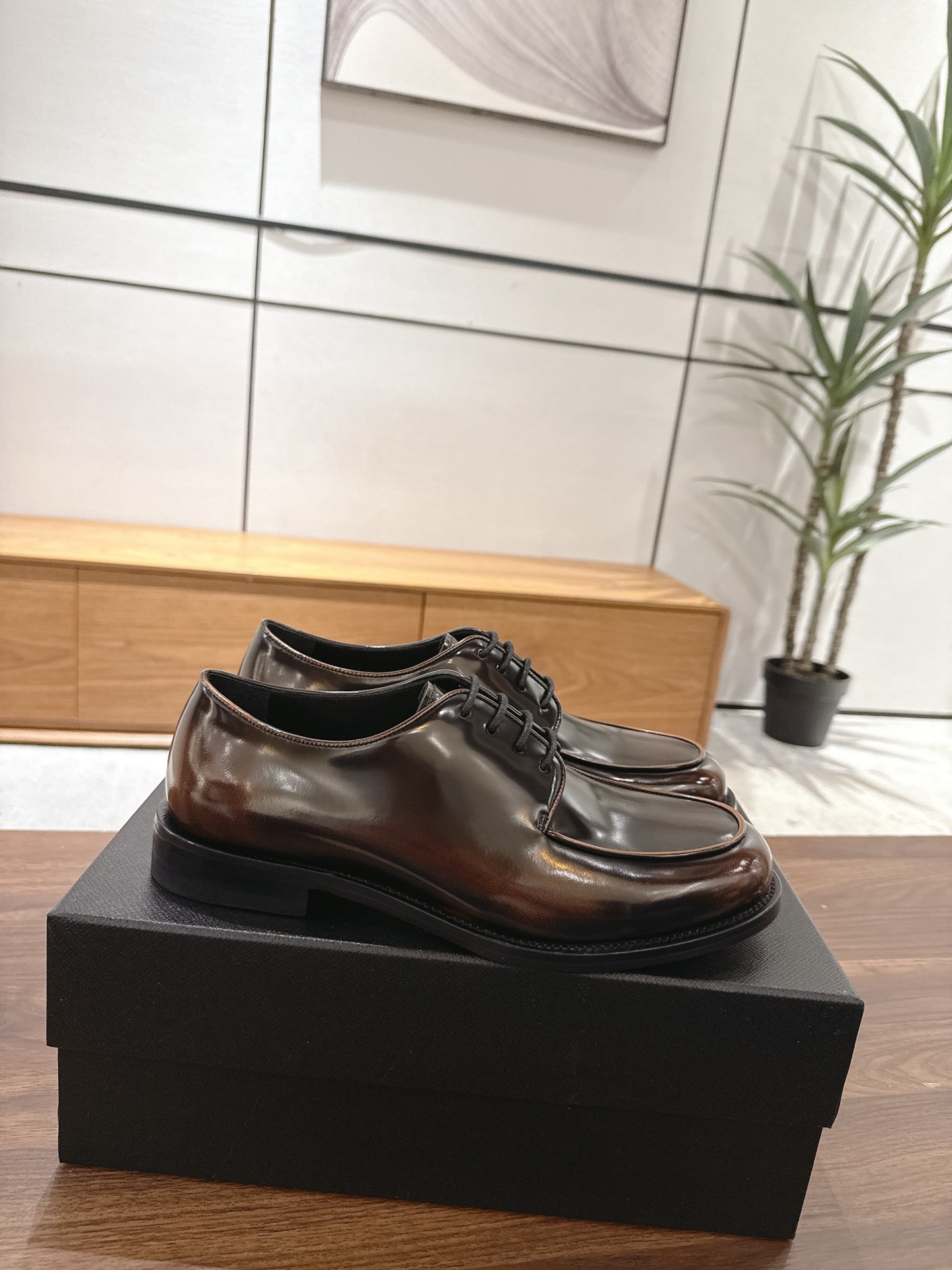 Prada Men's Leather Oxford Shoes - Premium Quality & Classic Design 3 i1753044860677 9089 0 1