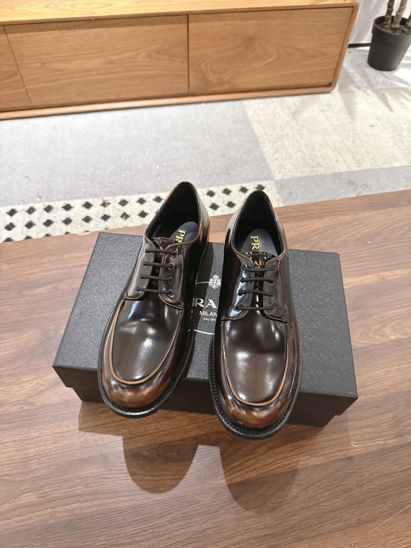 Prada Men's Leather Oxford Shoes - Premium Quality & Classic Design