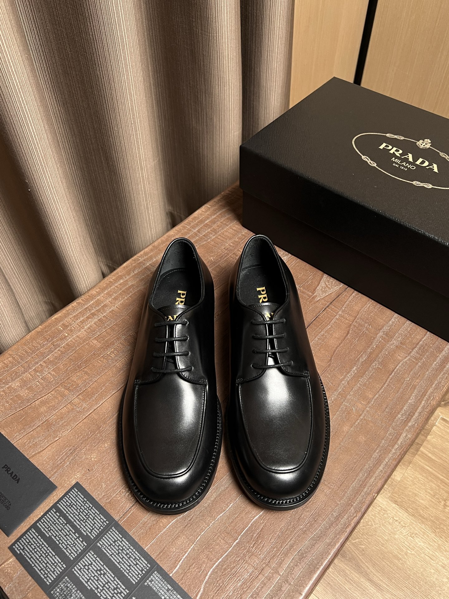 NO:352123,PRADA~ 38-45 Pjia Original Single Official Website New Men's Leather Shoes, Top-level Original Single Replica, adopts imported calfskin design, ancient craftsmanship, extremely strong texture, calfskin inner, original luxury genuine leather injection molding sole!  (38.45.46 Custom made no return or exchange), prada, cowhide19860909PRADA～ 码数38-45  P家原单官网新品男士正装皮鞋,顶级原单复刻,采用进口小牛皮设计,古法工艺,极强质感,小牛皮内里,原版奢华真皮注塑大底！（38.45.46定做不退换）,,prada,cowhide,Men's shoes