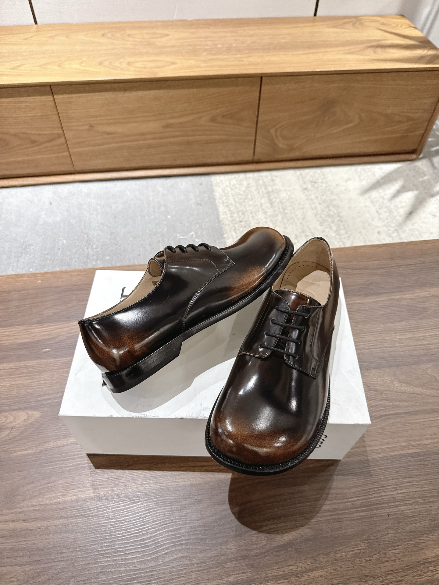 Loewe Premium Leather Oxford Shoes - Stylish & Comfortable Men's Footwear 4 i1754776771257 2391 0 2