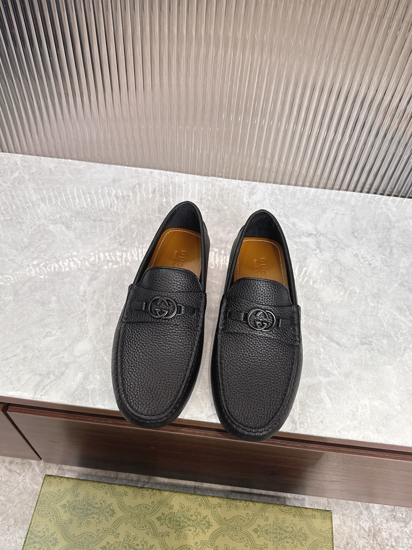 NO:783645,Gucci men's boutique beanie shoes, top quality, imported cowhide upper, water-dyed cowhide lining, original outsole, standard size 39-44 (38.45 customized) ready stock,,gucci,cowhide19860909Gucci男士精品豆豆鞋,顶级品质,鞋面进口牛皮,水染牛皮内里,原版大底,标准码数39-44(38.45定制) 现货批,,gucci,cowhide,Men's shoes