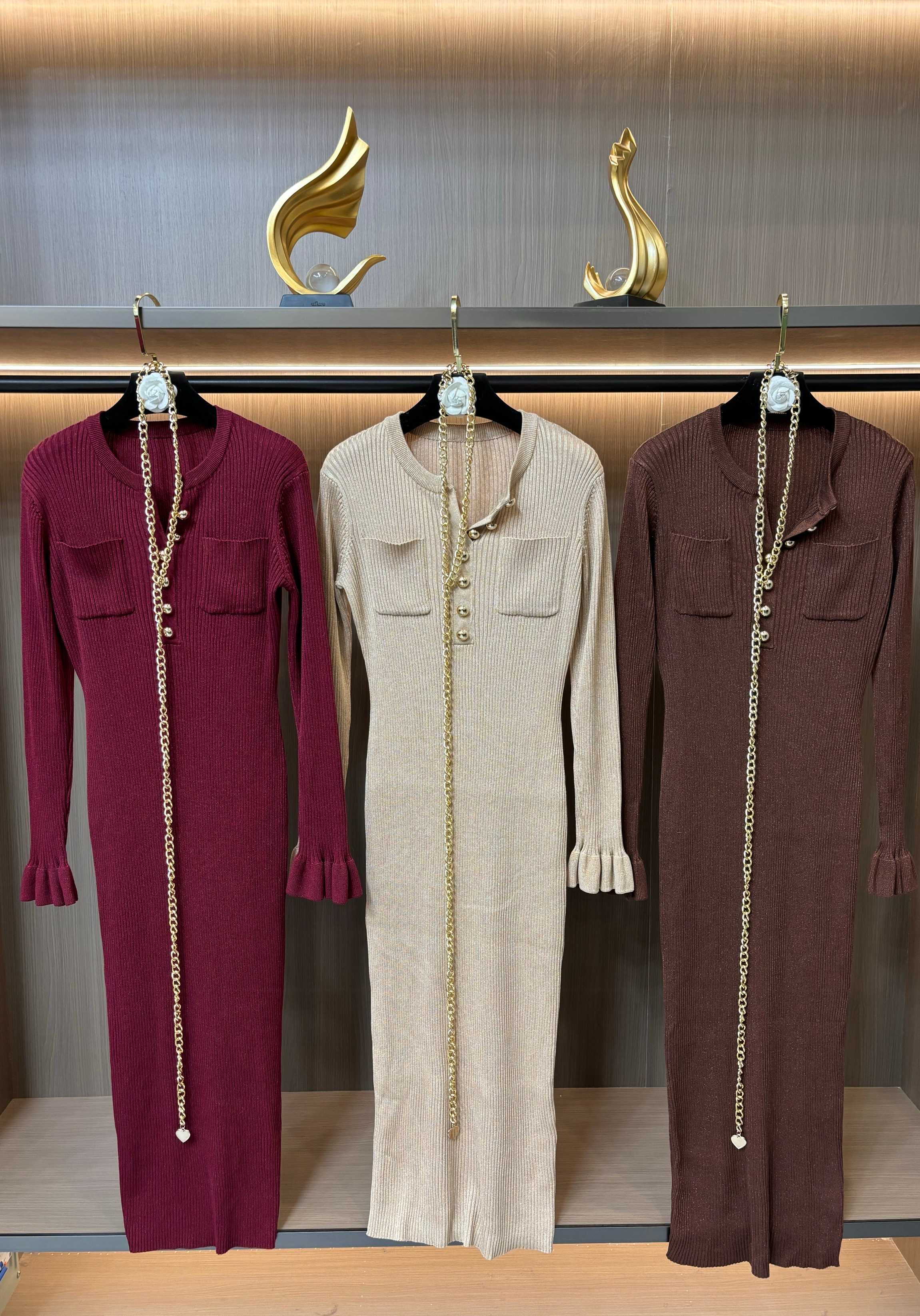 NO:561415,self-portrait 2025 autumn and winter new golden lurex round neck knitted dress long skirt,skirts,alexander wang19860909self-portrait 2025秋冬新款金色卢勒克斯圆领针织连衣裙长裙,,skirts,alexander wang,Women's clothing