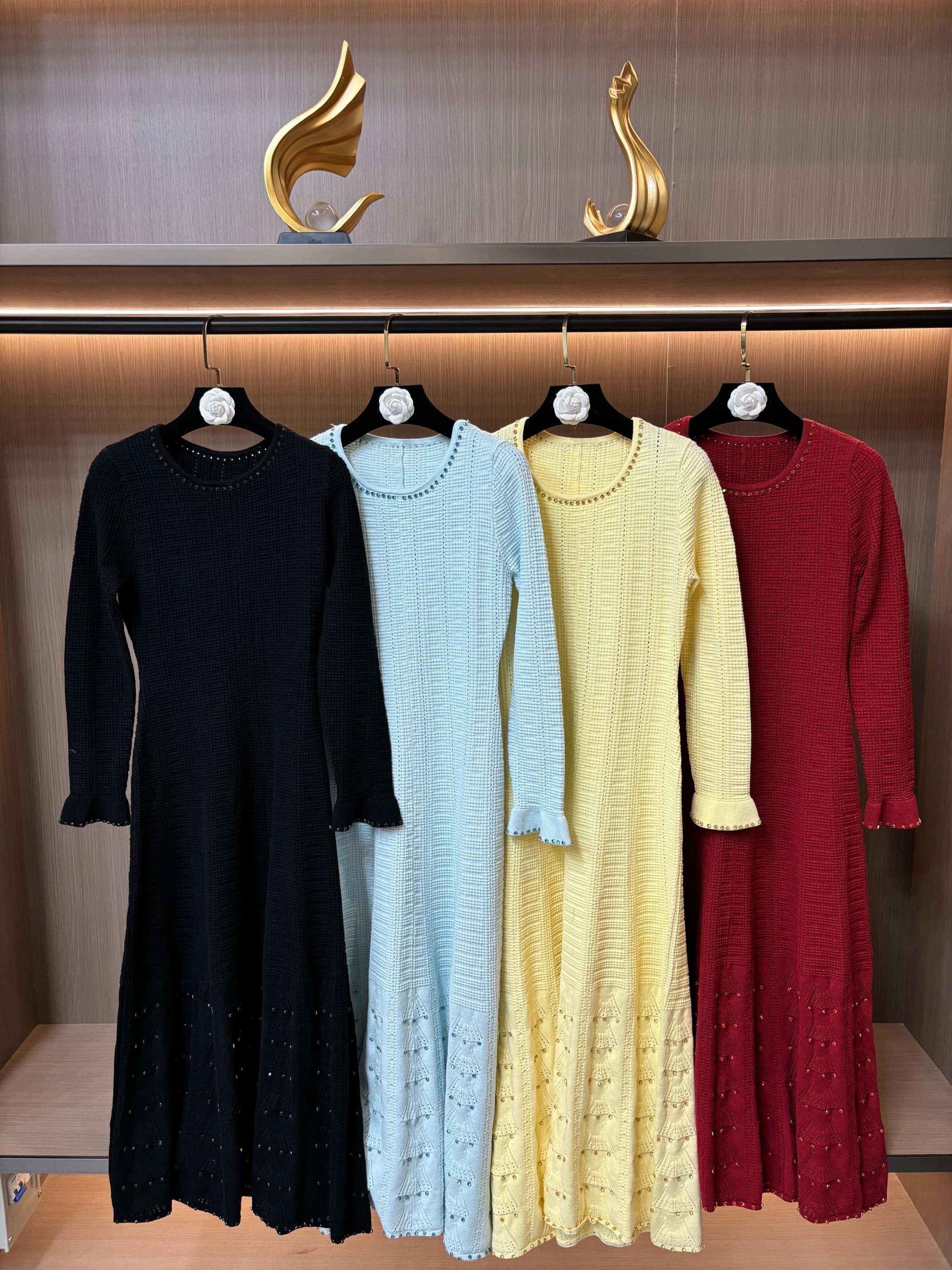 NO:591191,Maje2025 new autumn and winter French fashion skirt top bead decoration round neck long knitted dress S-XL size,,skirts,alexander wang19860909Maje2025秋冬新款法式时尚裙摆顶珠装饰点缀圆领长款针织连衣裙S-XL码,,skirts,alexander wang,Women's clothing