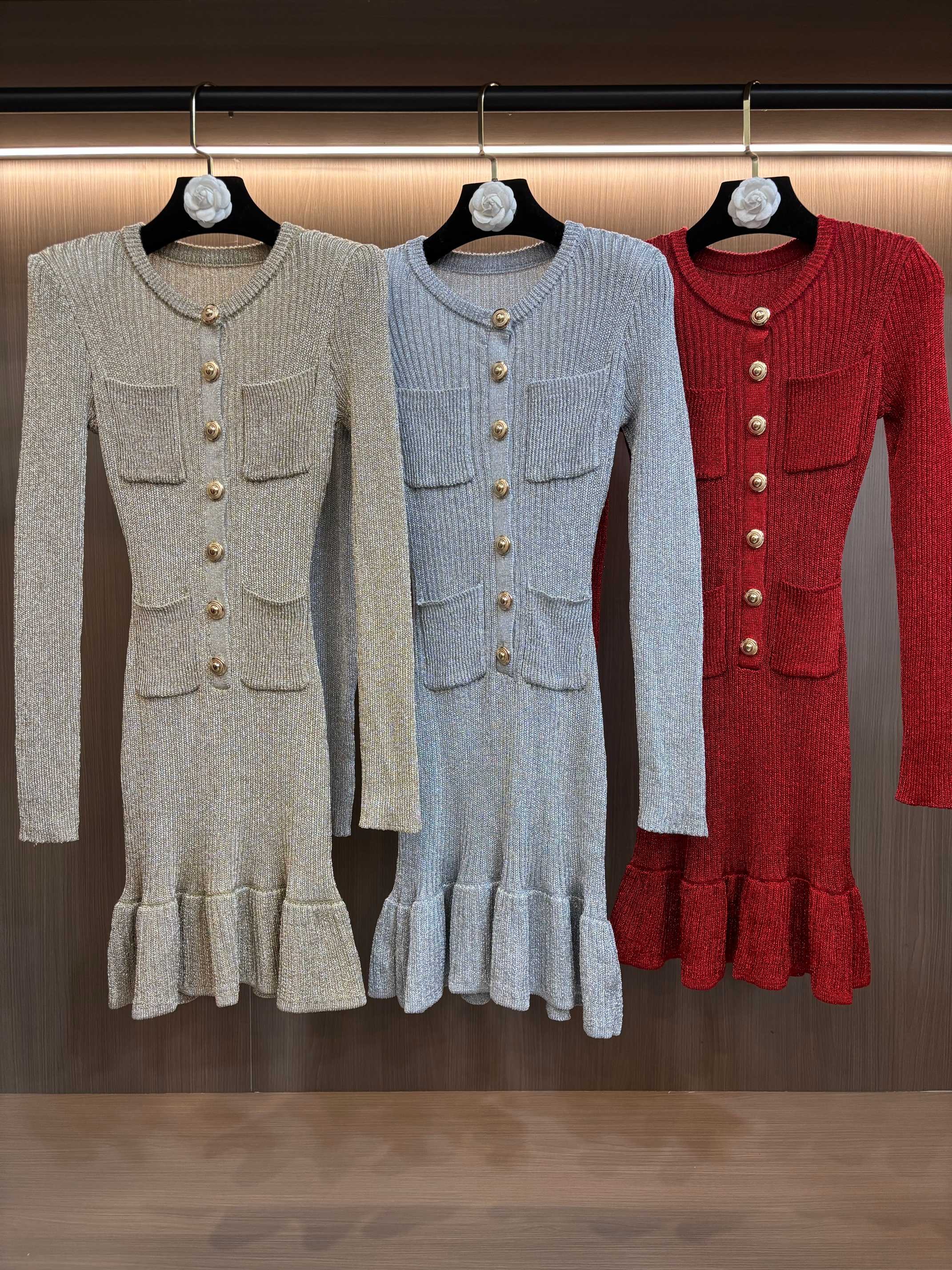 NO:610078,self-portrait 2025 autumn and winter new golden Lule important occasion small fragrant dress short skirt S-XL,,skirts,alexander wang19860909self-portrait 2025秋冬新款金色卢勒重要场合小香风连衣裙短裙S-XL,,skirts,alexander wang,Women's clothing