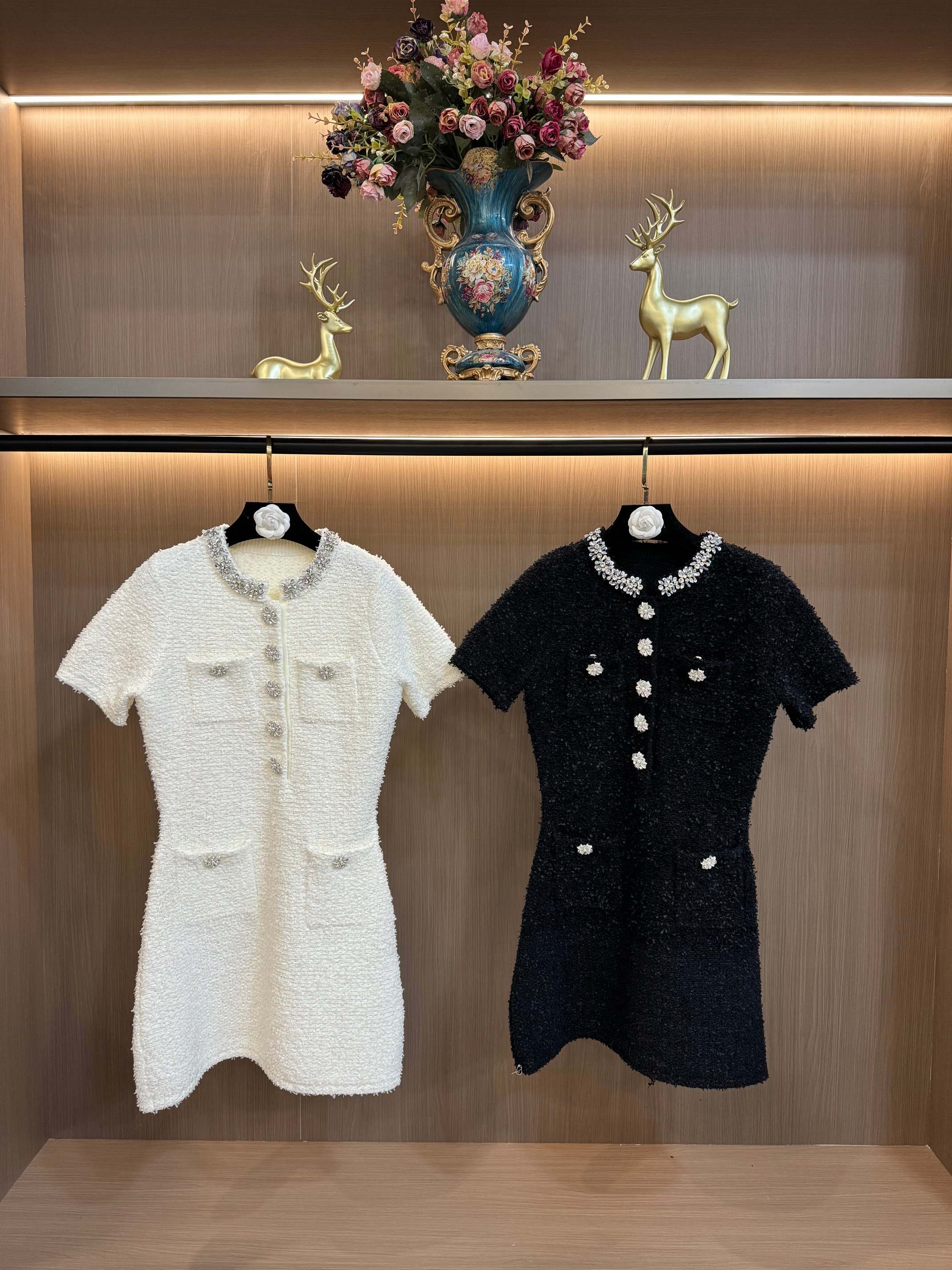 NO:623641,self-portrait new autumn and winter classic black temperament commuting small fragrance diamond-embellished knitted dress S-XL size,,skirts,alexander wang19860909self-portrait 秋冬新款经典黑气质通勤小香风钻饰针织连衣裙S-XL码,,skirts,alexander wang,Women's clothing