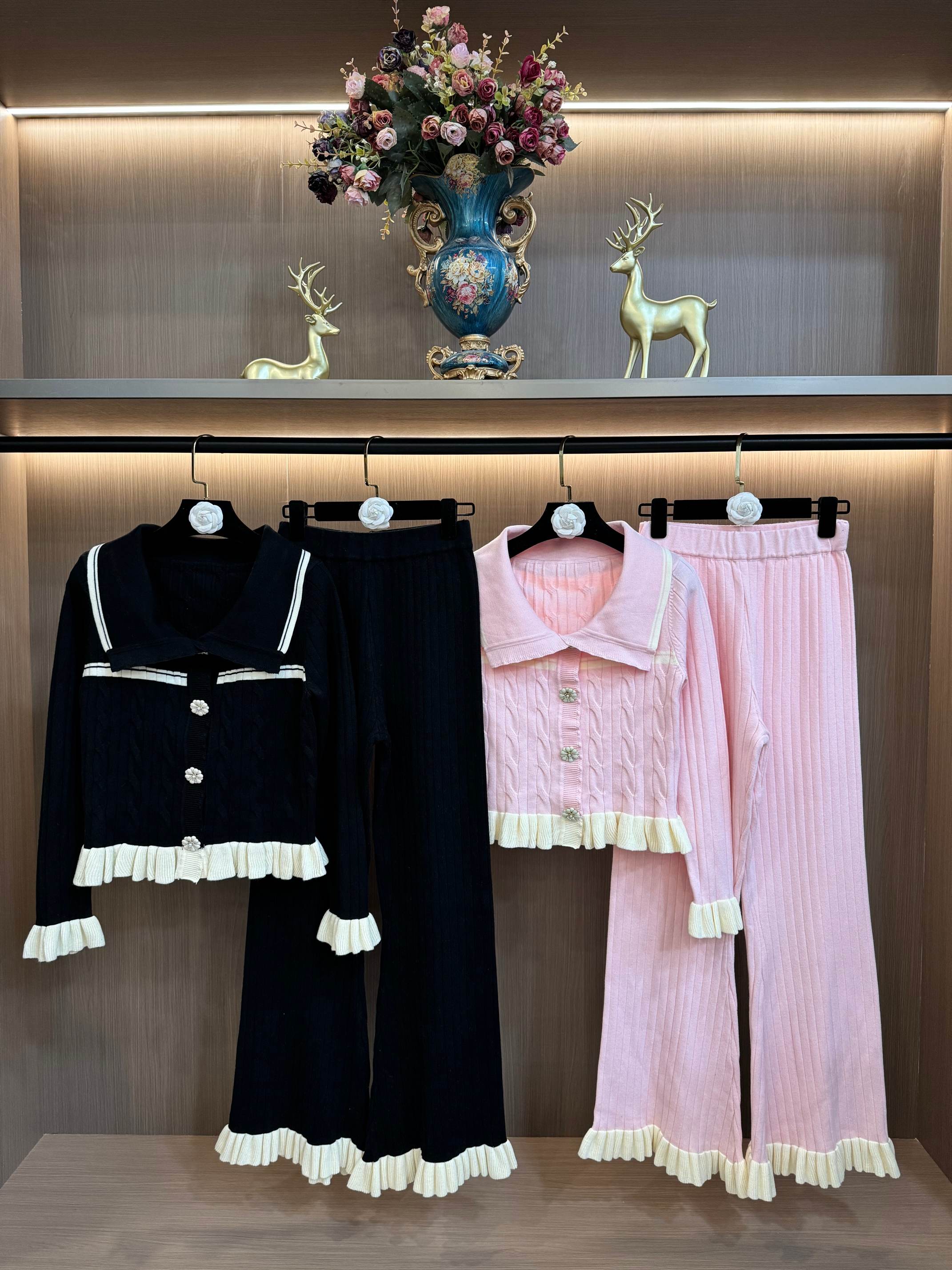 NO:658518,lefame 2026 spring new style gorgeous pearl button contrasting lapel collar knitted top + pants two-piece suit, S-XL size,, alexander wang19860909lefame拉飞姆2026春季新款华丽珍珠扣撞色翻领领针织上衣+裤子两件套装,S-XL码,,alexander wang,Women's clothing