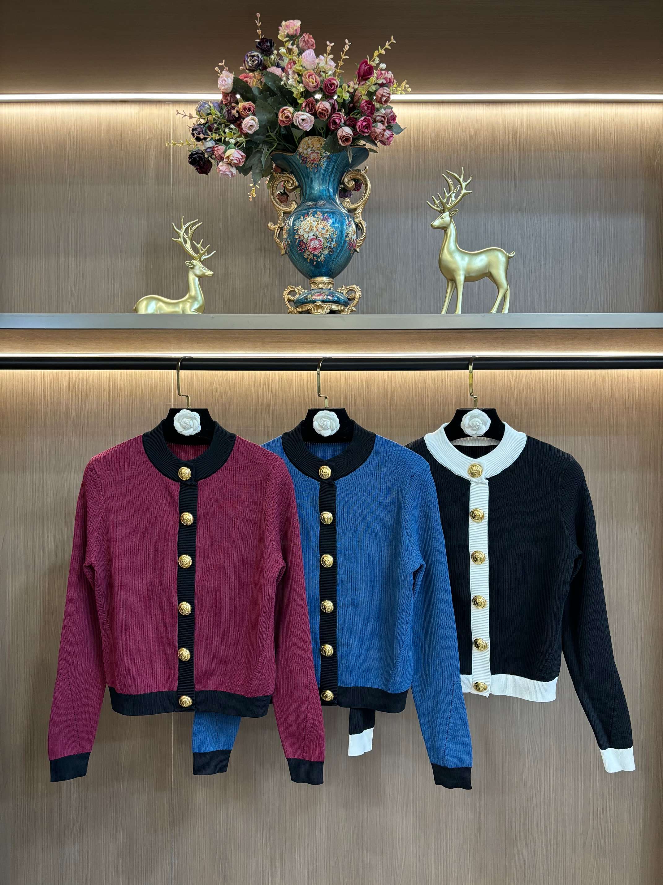 NO:686335,balmain Balmain autumn and winter new slim fit gold button knitted cardigan temperament slim top S-XL size,,balmain,balmain,19860909balmain巴尔曼秋冬新款修身金扣针织开衫气质修身上衣S-XL码,,balmain,balmain,,Women's clothing