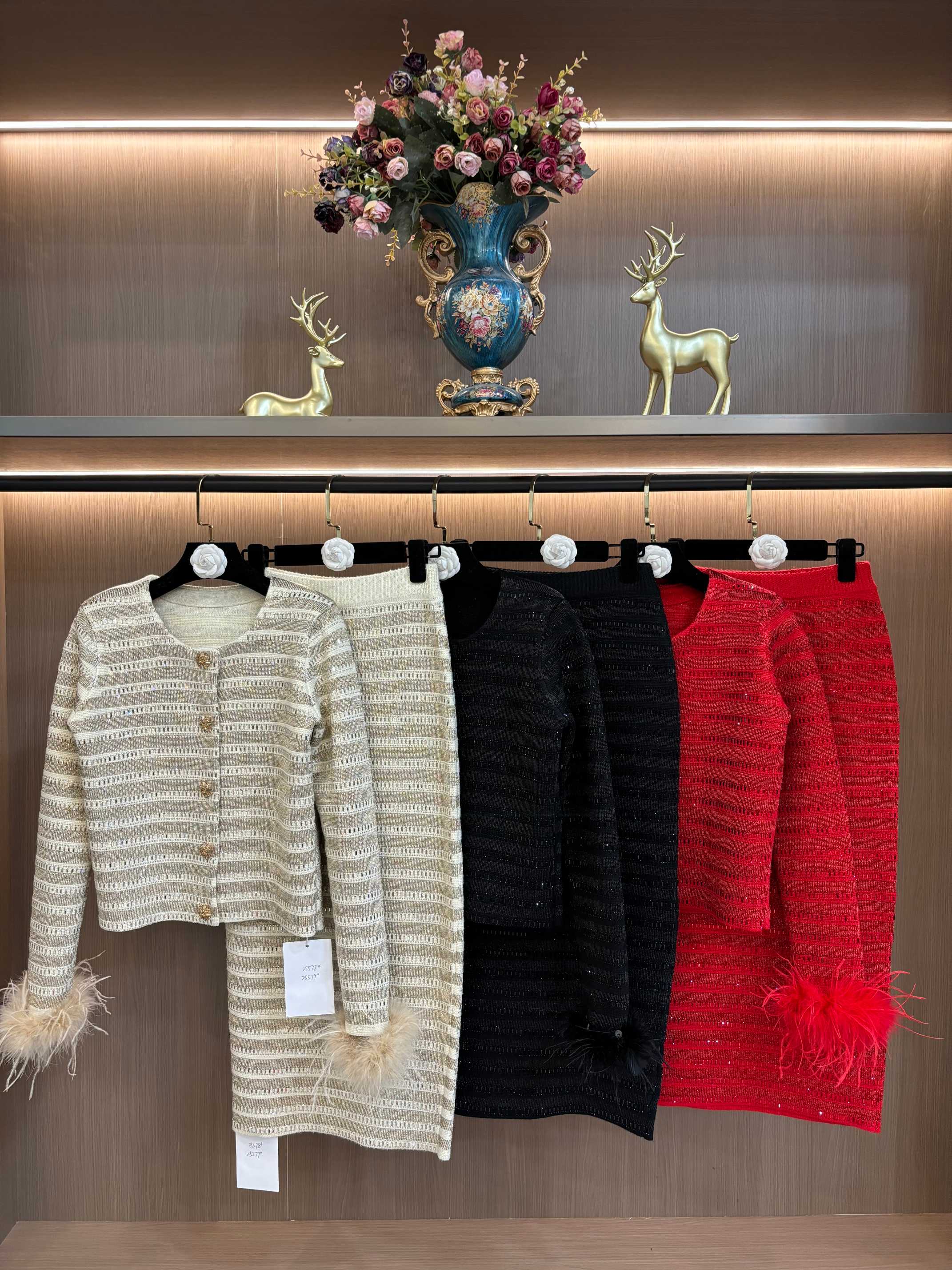 NO:750302,'Gilded Star Diamond Luxury Velvet' Hot Diamond Wool Lure, South African Ostrich Feather Top and Skirt Suit S-XL,,skirts,19860909'Gilded星钻奢绒'烫钻羊毛金银丝 南非鸵鸟毛上衣半裙套装S-XL码,,skirts,,Women's clothing