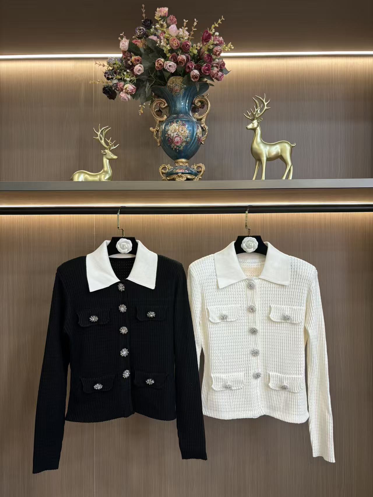 NO:751153,[Same style as Zhao Liying] self-portrait 2026 early spring new classic black gold style knitted top, running version,,19860909[赵丽颖同款]self-portrait 2026早春新款经典黑千金风针织上衣,跑量版本,,,Women's clothing