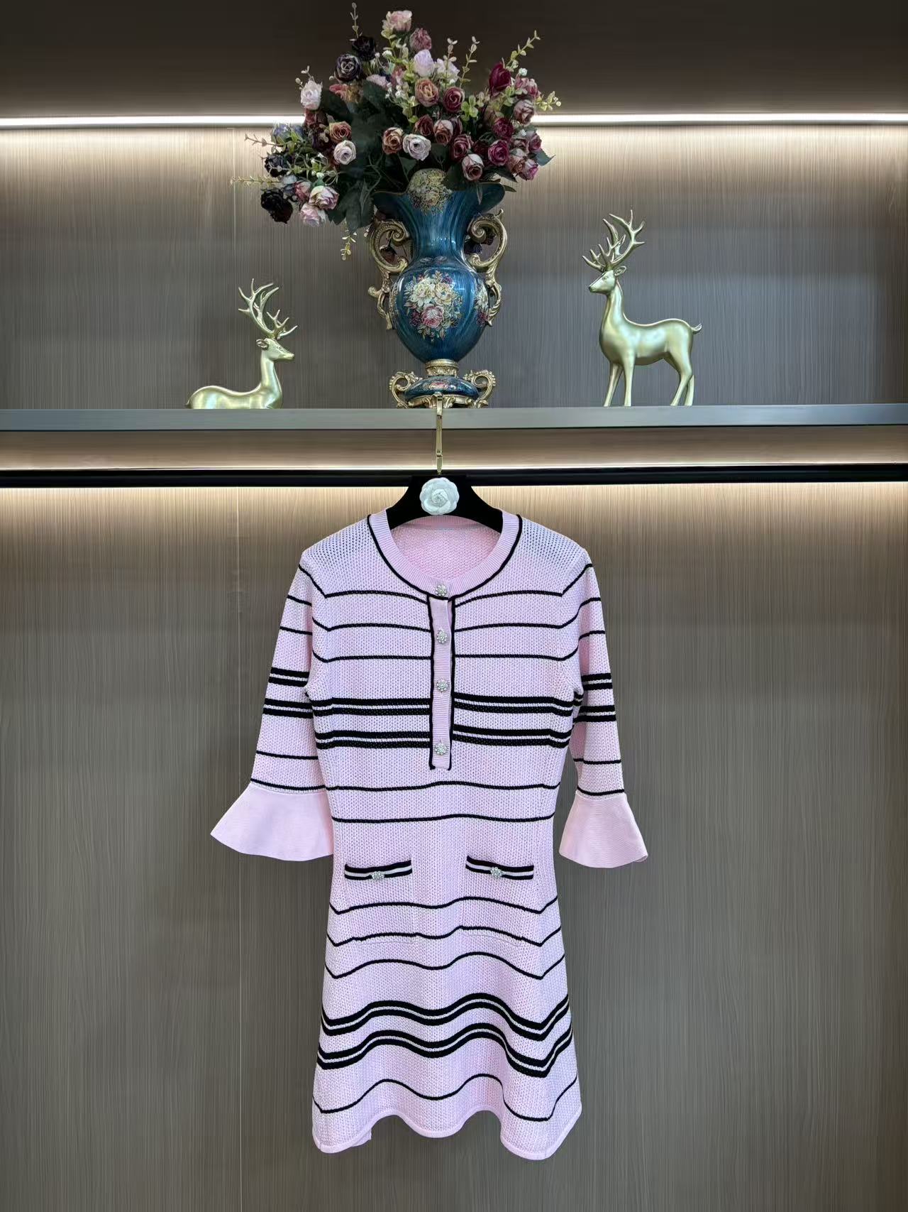 NO:758983,self-portrait 2026 spring and summer new style red and pink striped sweet little fragrant knitted dress short skirt S-XL size,,skirts,19860909self-portrait 2026春夏新款红粉条纹甜美小香风针织连衣裙短裙S-XL码,,skirts,,Women's clothing