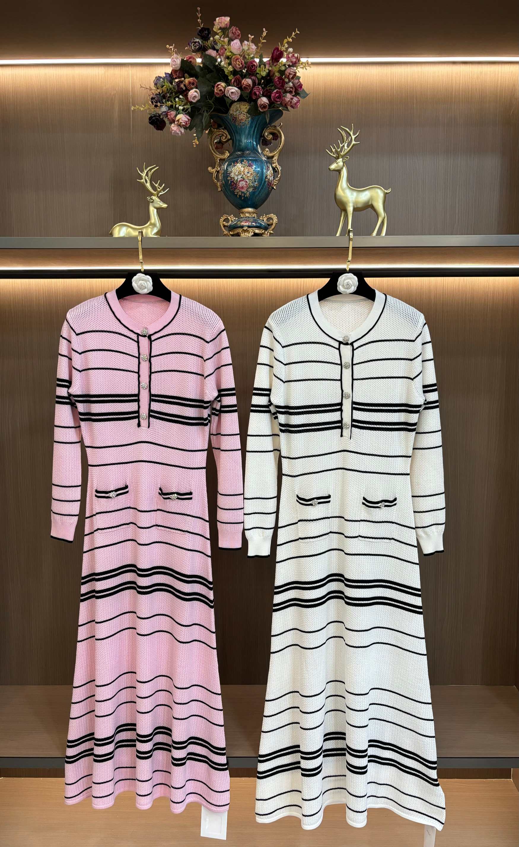 NO:758975,self-portrait 2026 spring and summer new style red and pink striped small fragrant knitted dress mid-length skirt S-XL size,,skirts,19860909self-portrait 2026春夏新款红粉条纹小香风针织连衣裙中长裙S-XL码,,skirts,,Women's clothing