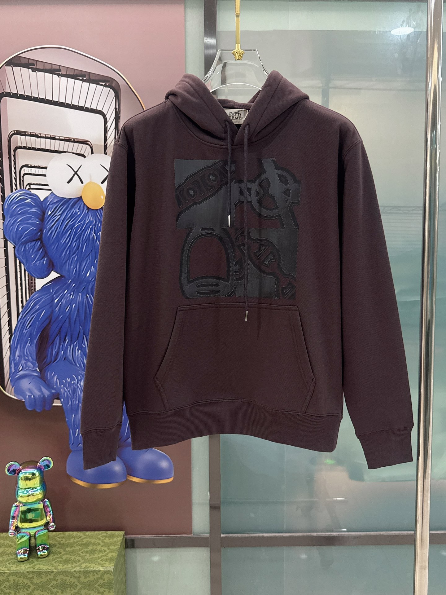 NO:525963,.Hermes plus velvet thickened new style long-sleeved hoodie sweatshirt, high-end version!  Customized fabrics for counters are breathable and comfortable, with impeccable details, and the brand element design concept reflects high quality. The feel is delicate and soft!  It is casually cut, with a great upper body style!  Size S-4XL Size data S-length 62 bust 106 shoulder width 48 sleeve length 56 M sleeve length 65 bust 112 shoulder width 49 sleeve length 58 L sleeve length 67 bust 118 shoulder width 51 sleeve length 61 XL length 69 bust 124 shoulder width 52 sleeve length 62 2XL length 71 bust 128 shoulder width 55 sleeve length 62 3XL length 73 bust 134 shoulder width 56 sleeve length 64 4XL length 73 bust 140 shoulder width 58 sleeve length 64 exclusively for, hermes, hoodie, sweatshirts,hats,alexander wang19860909.爱马仕 加绒加厚款 新款 长袖 连帽 帽衫 卫衣,高端版本！专柜定制面料 透气舒适度高,细节无可挑剔,品牌元素设计理念,体现高品质.手感细腻柔软！呈现休闲裁剪,上身版型超赞！码数S-4XL 尺码数据 S衣长62 胸围106 肩宽48 袖长56 M衣长65 胸围112 肩宽49袖长58 L衣长67 胸围118 肩宽51 袖长61 XL 衣长69 胸围124 肩宽52 袖长62 2XL 衣长71 胸围128 肩宽55 袖长62 3XL 衣长73 胸围134 肩宽56袖长64 4XL 衣长73 胸围140 肩宽58袖长64独家专供,,hermes,hoodie,sweatshirts,hats,alexander wang,Men's clothing