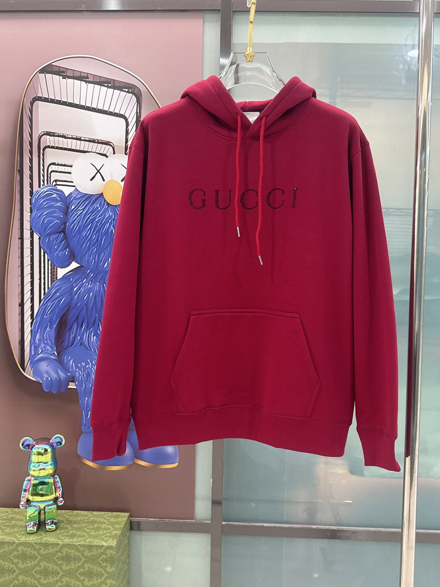 NO:525964,Gucci plush velvet thickened new style long-sleeved hoodie sweatshirt, high-end version!  Customized fabrics for counters are breathable and comfortable, with impeccable details, and the brand element design concept reflects high quality. The feel is delicate and soft!  It is casually cut, with a great upper body style!  Size S-4XL Size data S-length 62 bust 106 shoulder width 48 sleeve length 56 M length 65 bust 112 shoulder width 49 sleeve length 58 L length 67 bust 118 shoulder width 51 sleeve length 61 XL length 69 bust 124 shoulder width 52 sleeve length 62 2XL length 71 bust 128 shoulder width 55 sleeve length 62 3XL length 73 bust 134 shoulder width 56 sleeve length 64 4XL length 73 bust 140 shoulder width 58 sleeve length 64 exclusively for, hoodie,sweatshirts,hats,alexander wang19860909古奇 加绒加厚款 新款 长袖 连帽 帽衫 卫衣,高端版本！专柜定制面料 透气舒适度高,细节无可挑剔,品牌元素设计理念,体现高品质.手感细腻柔软！呈现休闲裁剪,上身版型超赞！码数S-4XL 尺码数据 S衣长62 胸围106 肩宽48 袖长56 M衣长65 胸围112 肩宽49袖长58 L衣长67 胸围118 肩宽51 袖长61 XL 衣长69 胸围124 肩宽52 袖长62 2XL 衣长71 胸围128 肩宽55 袖长62 3XL 衣长73 胸围134 肩宽56袖长64 4XL 衣长73 胸围140 肩宽58袖长64独家专供,,hoodie,sweatshirts,hats,alexander wang,Men's clothing